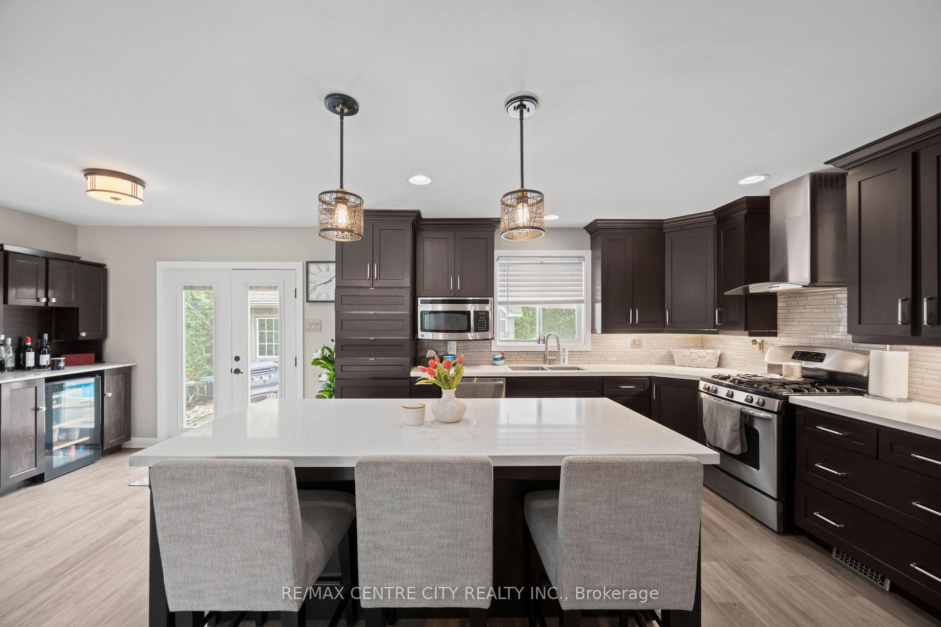 Photo 7 of 43 Meredith Drive, Middlesex Centre, Ilderton — HOMEH