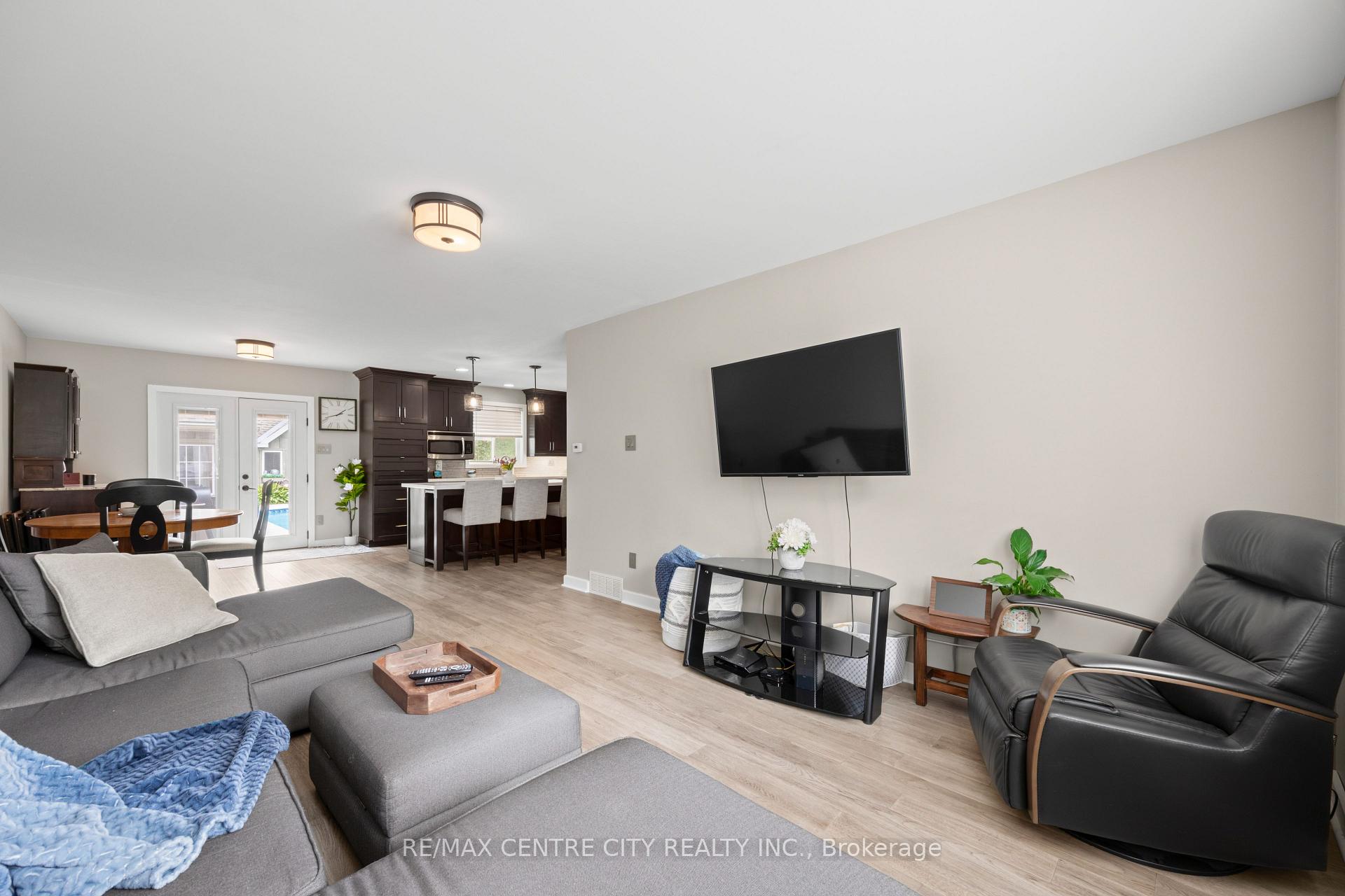 Photo 11 of 43 Meredith Drive, Middlesex Centre, Ilderton — HOMEH