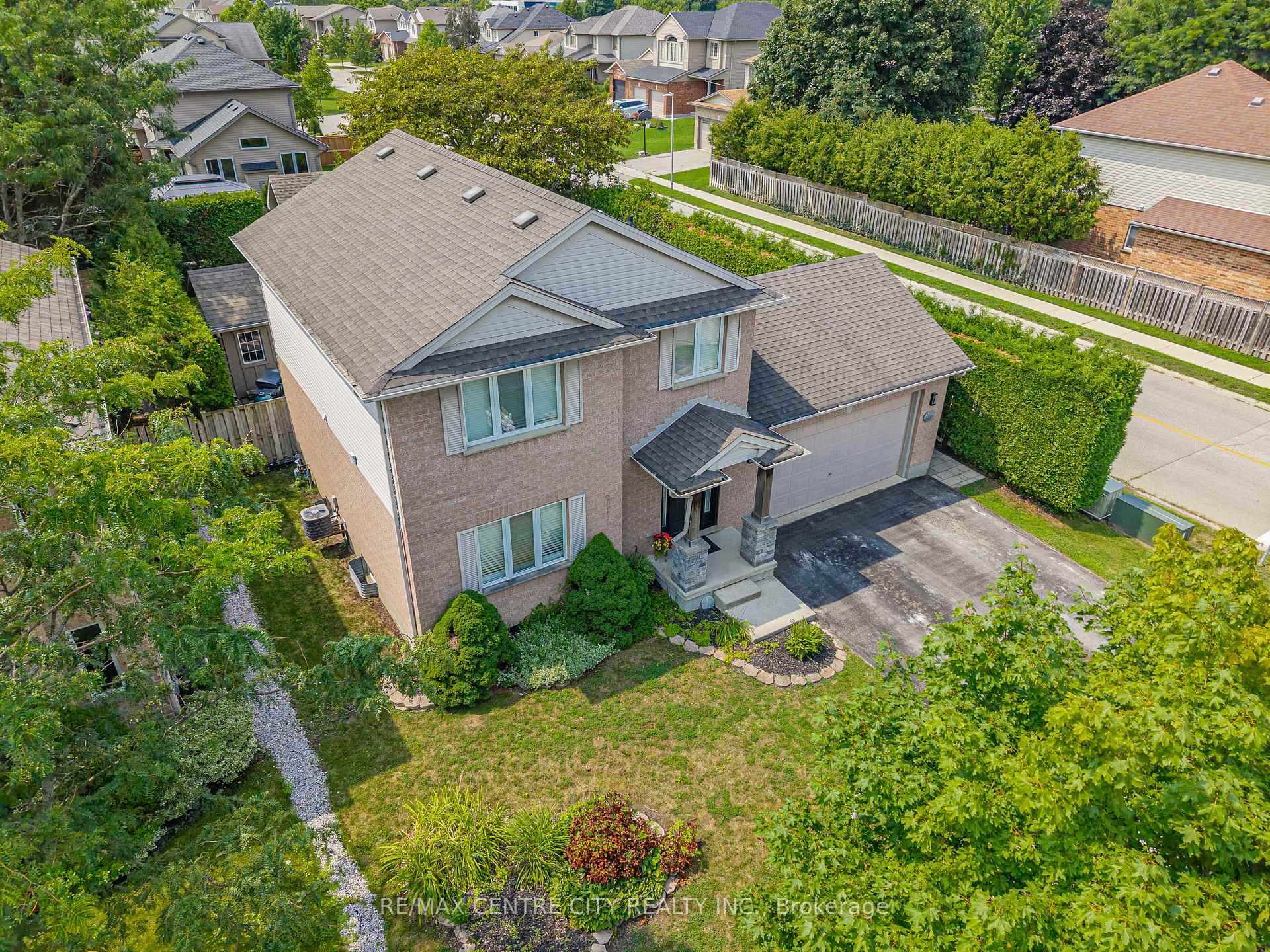 Photo 36 of 43 Meredith Drive, Middlesex Centre, Ilderton — HOMEH