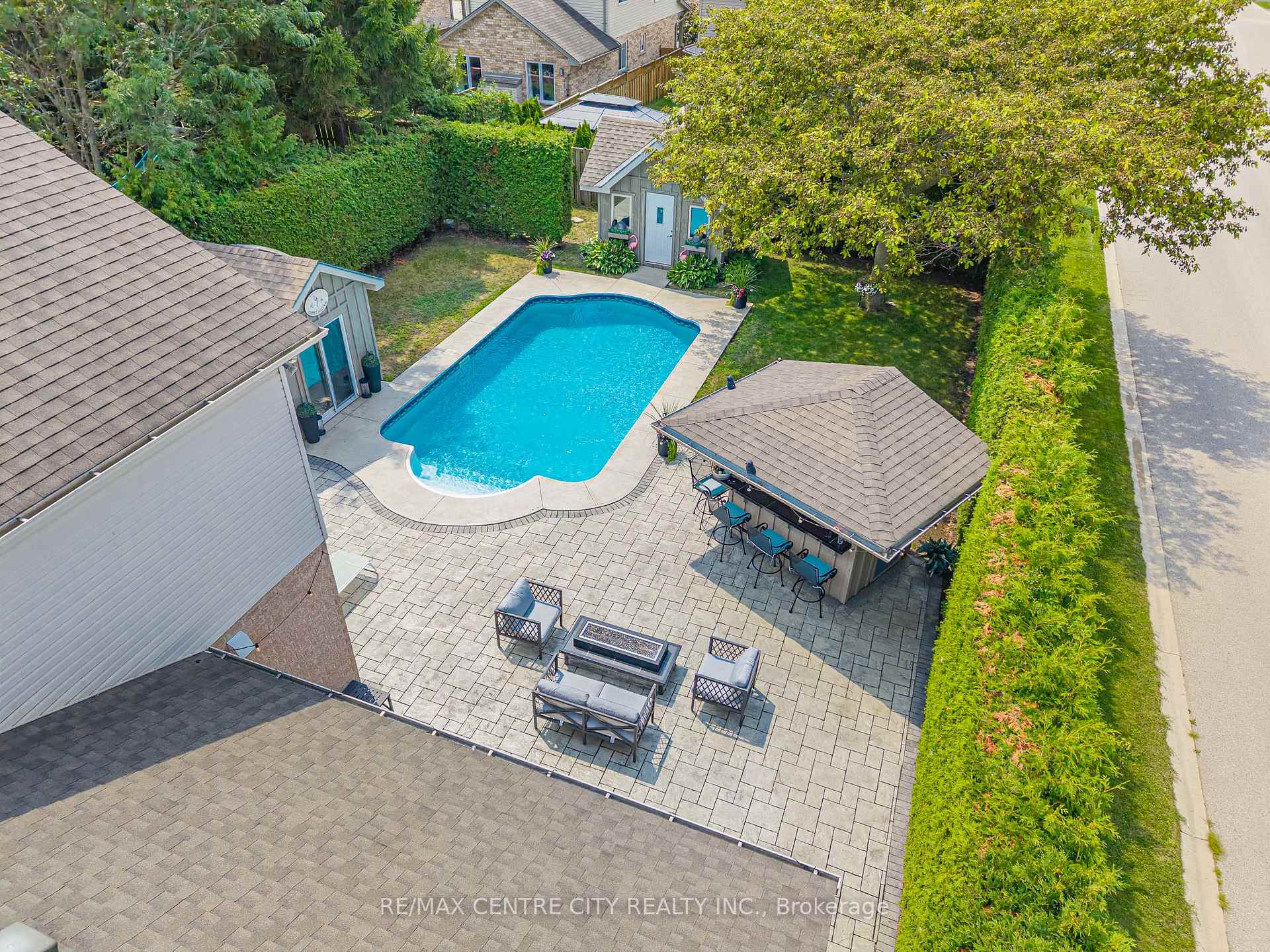 Photo 38 of 43 Meredith Drive, Middlesex Centre, Ilderton — HOMEH