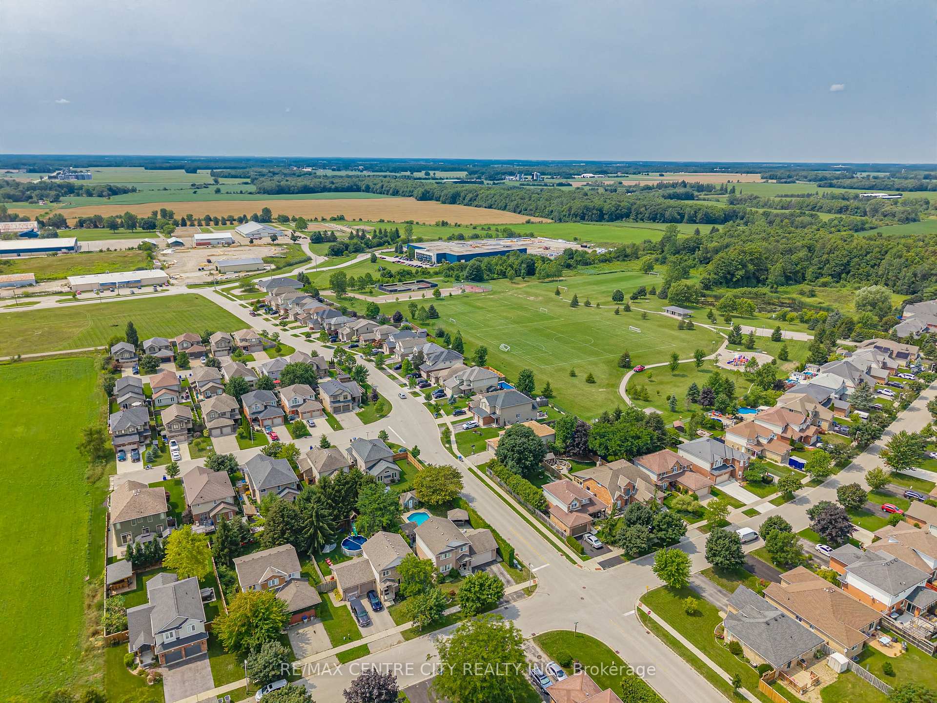 Photo 43 of 43 Meredith Drive, Middlesex Centre, Ilderton — HOMEH