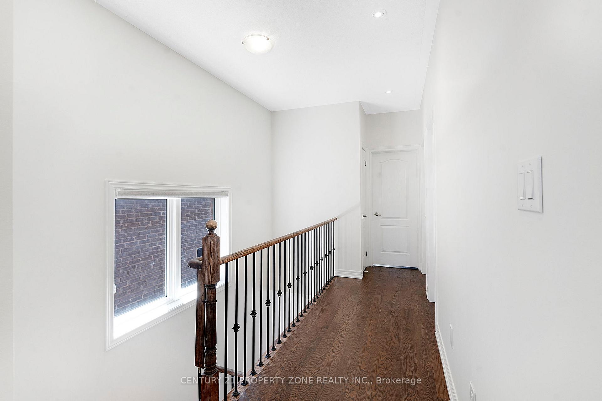 Photo 13 of 25 Hashmi Place, Brampton, Credit Valley — HOMEH