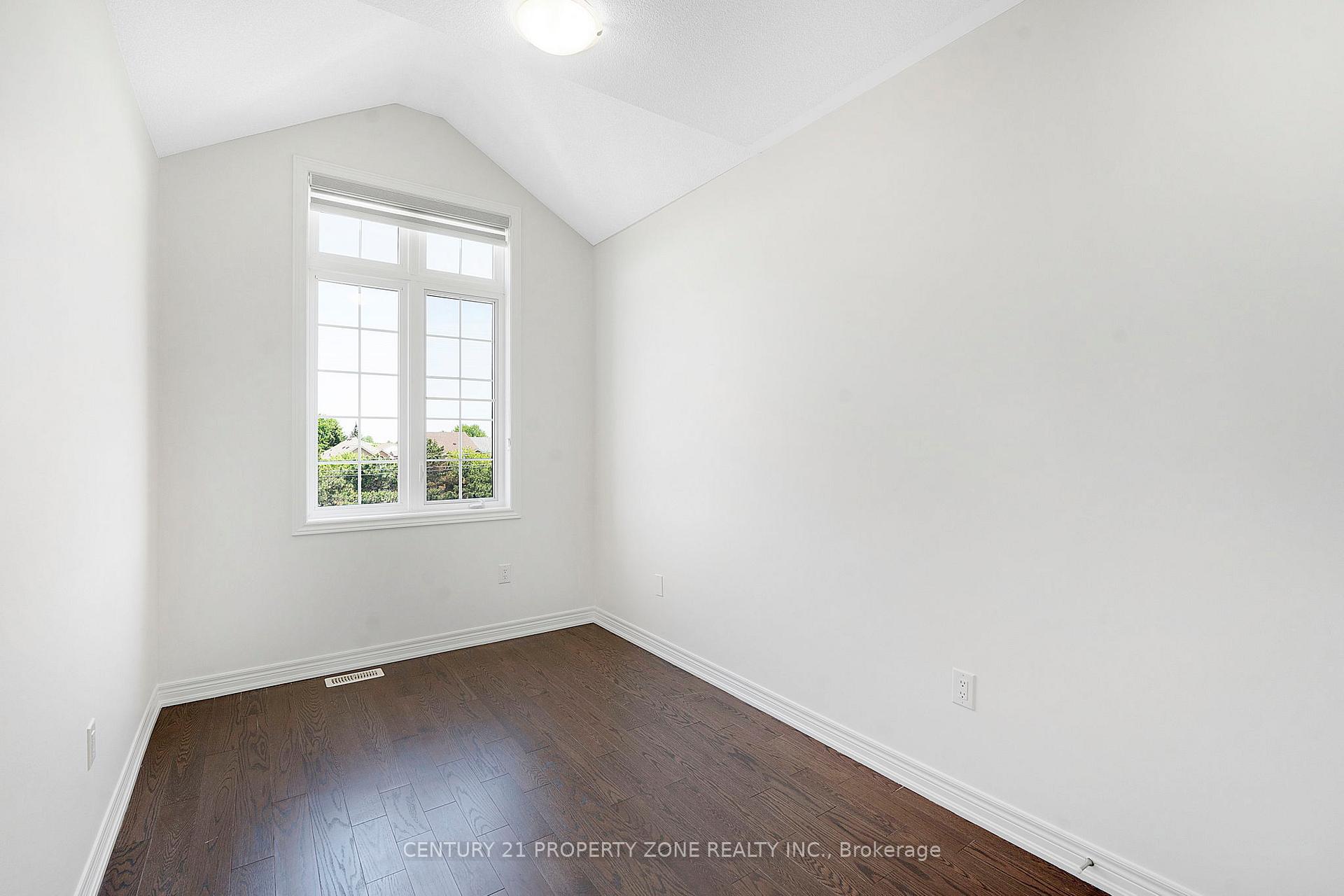 Photo 14 of 25 Hashmi Place, Brampton, Credit Valley — HOMEH