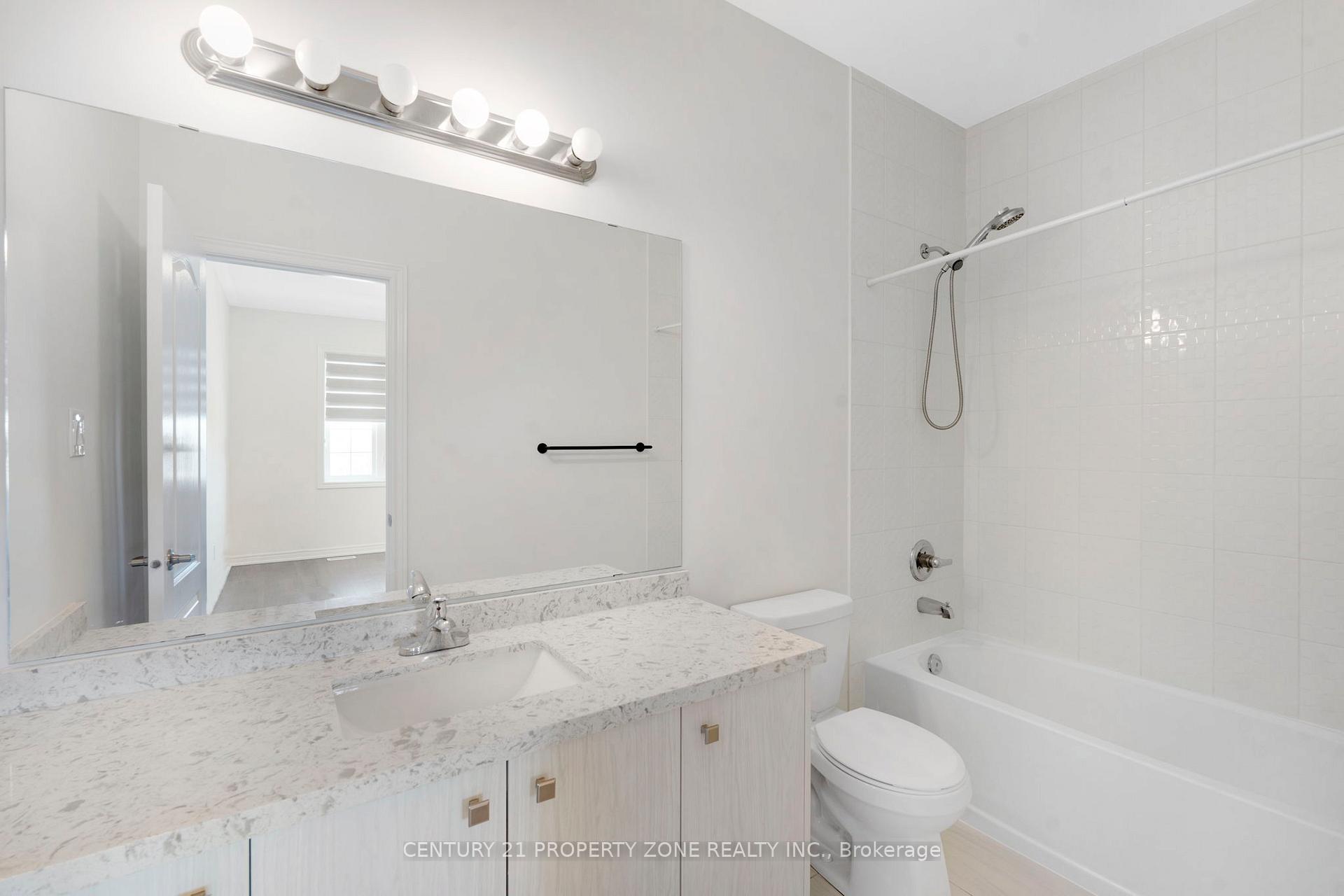 Photo 17 of 25 Hashmi Place, Brampton, Credit Valley — HOMEH