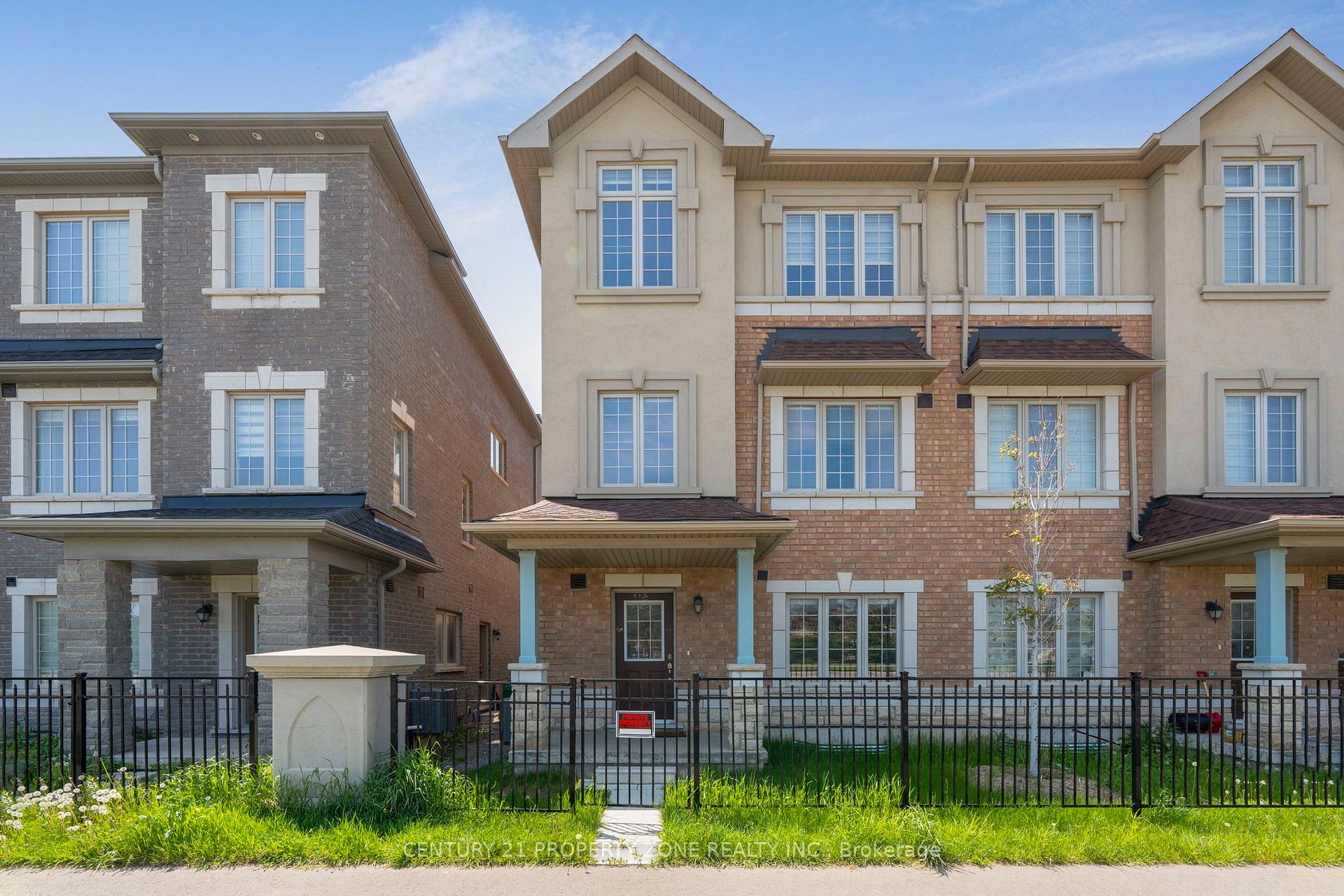 Photo 32 of 25 Hashmi Place, Brampton, Credit Valley — HOMEH