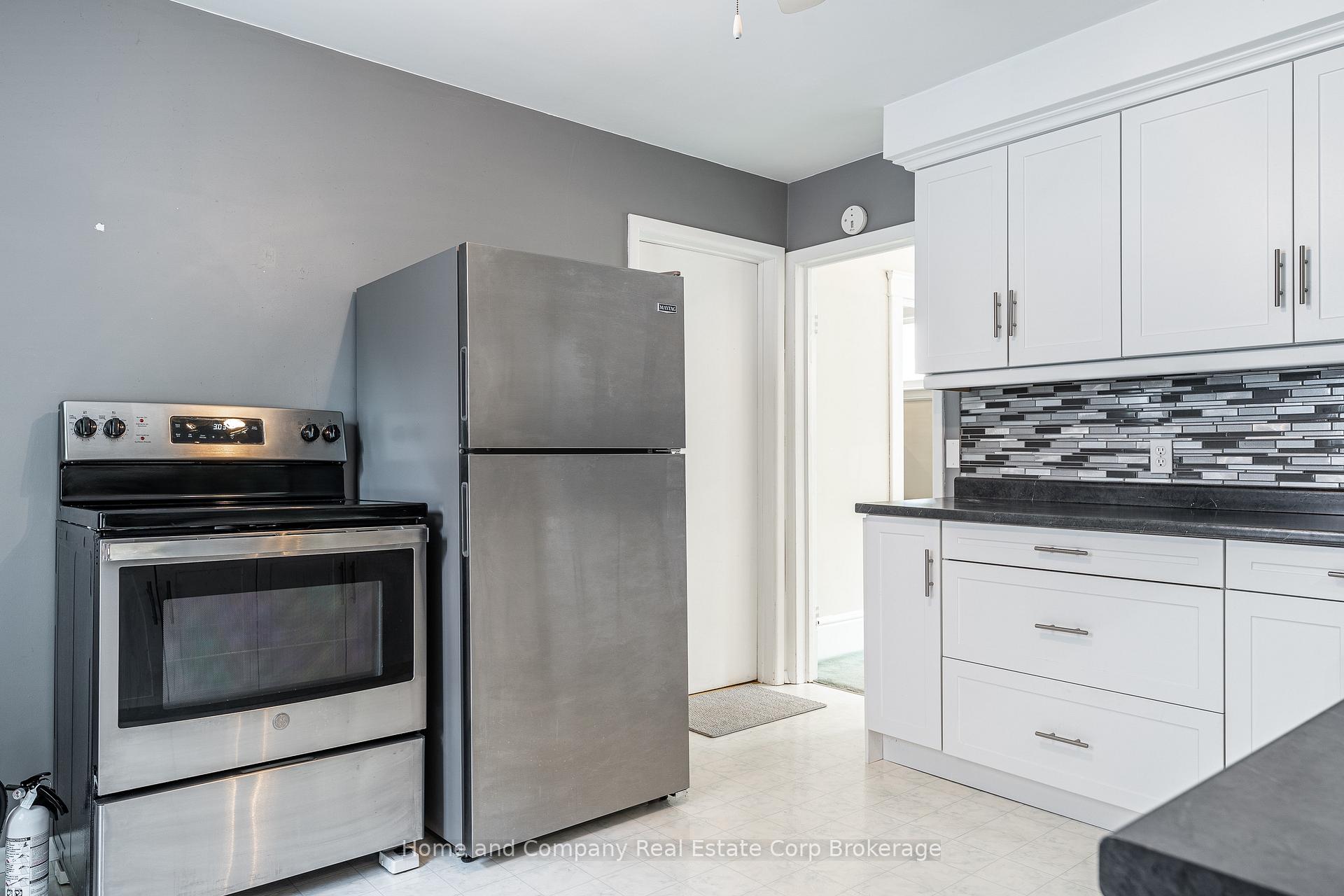 Photo 8 of 216 Douglas Street, Stratford — HOMEH