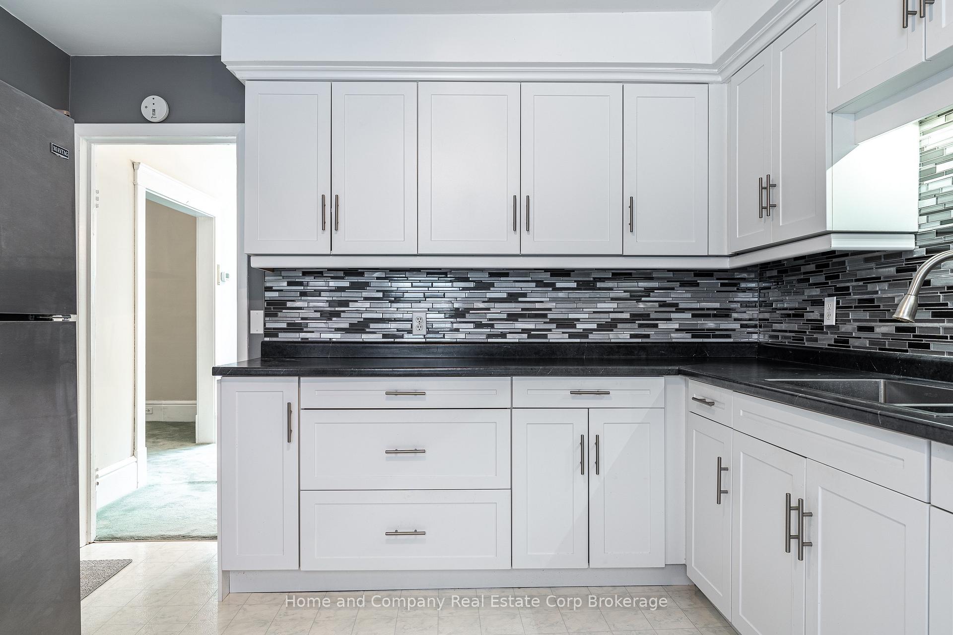 Photo 9 of 216 Douglas Street, Stratford — HOMEH
