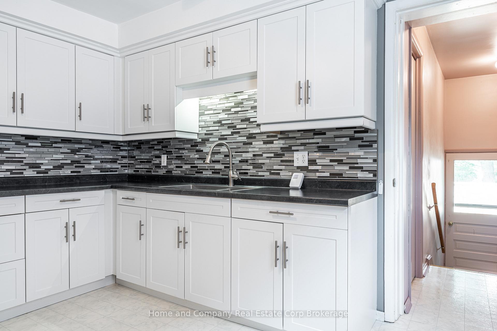 Photo 10 of 216 Douglas Street, Stratford — HOMEH