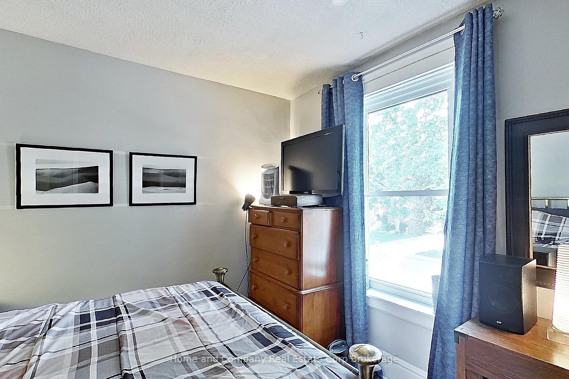 Photo 19 of 216 Douglas Street, Stratford — HOMEH