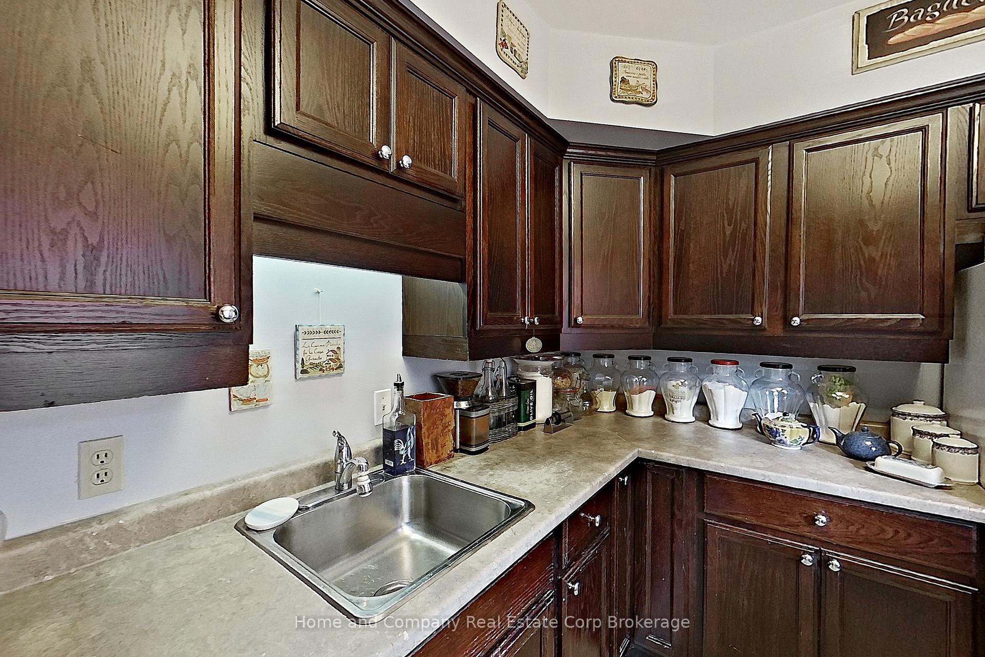 Photo 21 of 216 Douglas Street, Stratford — HOMEH