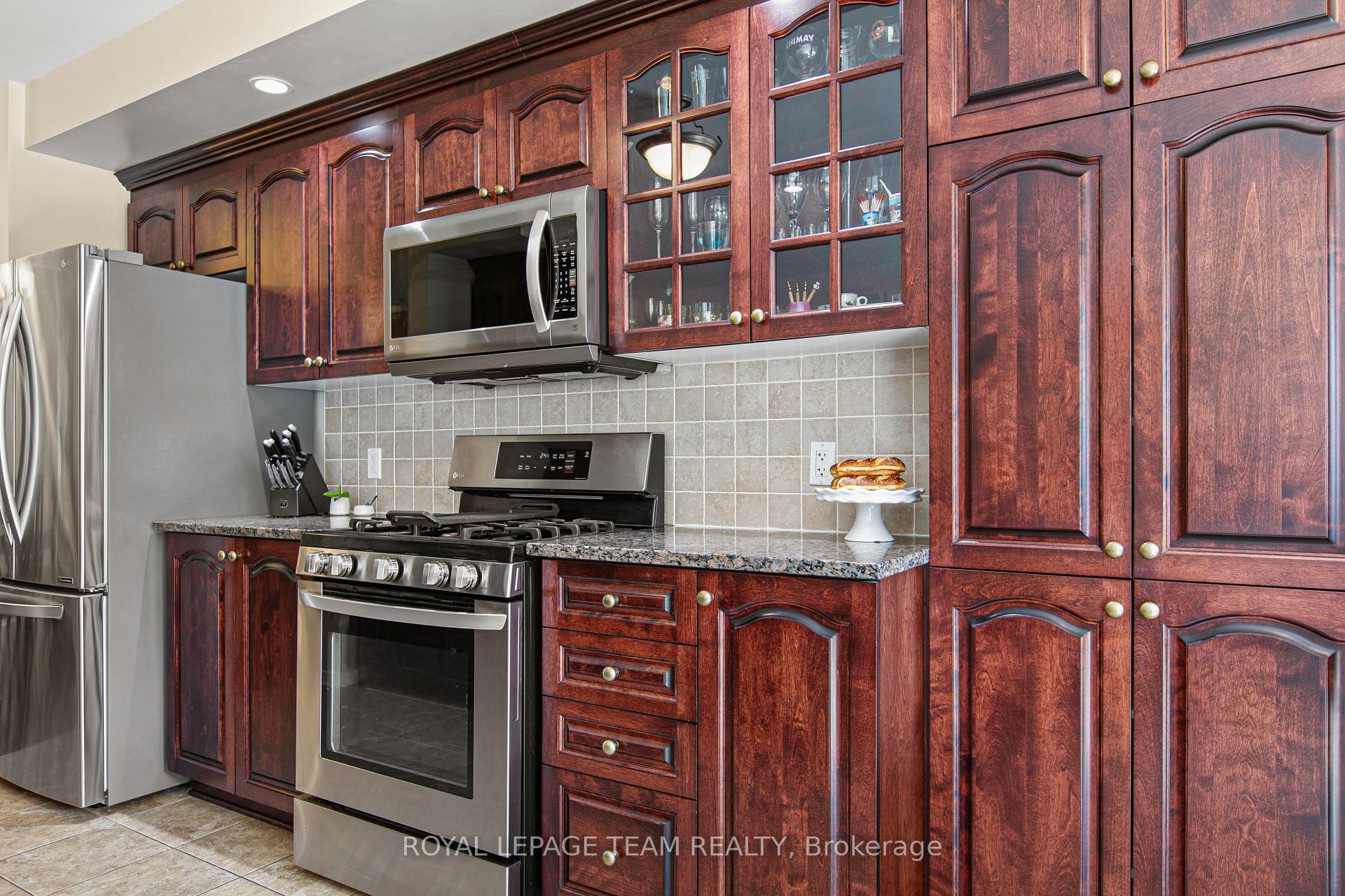 Photo 14 of 411 June Court, Ottawa, Mer Bleue/Bradley Estates/Anderson Park — HOMEH
