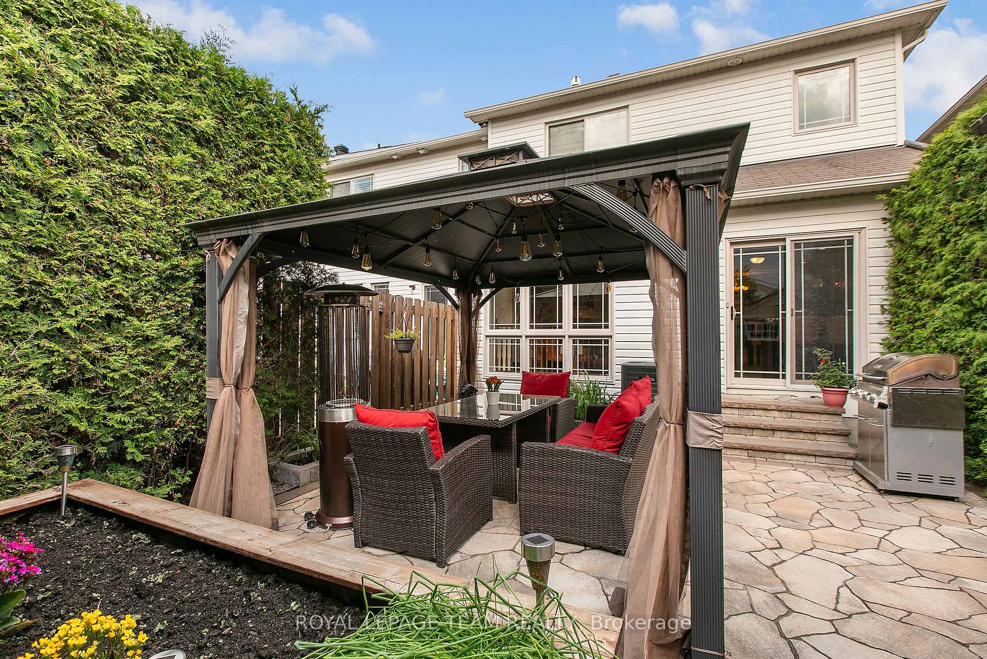 Photo 33 of 411 June Court, Ottawa, Mer Bleue/Bradley Estates/Anderson Park — HOMEH