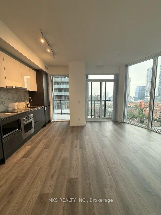 Photo 3 of Unit 1610, 180 Front Street E, Toronto, Moss Park — HOMEH