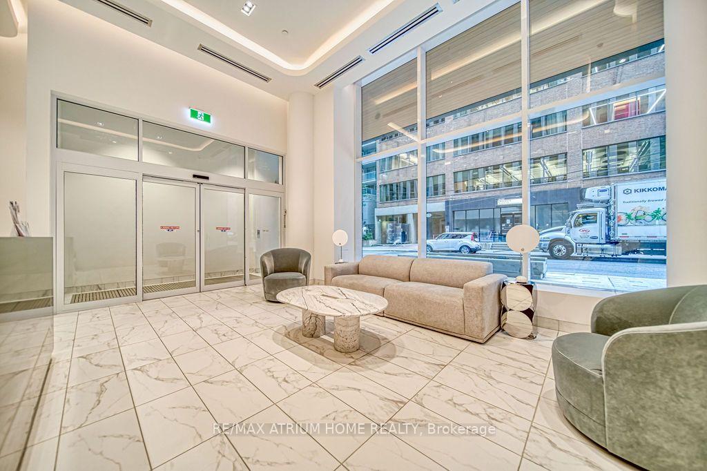 Photo 4 of Unit 2003, 238 Simcoe Street, Toronto, Kensington-Chinatown — HOMEH