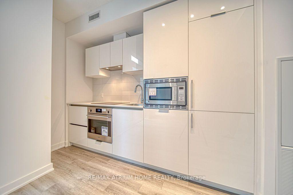Photo 8 of Unit 2003, 238 Simcoe Street, Toronto, Kensington-Chinatown — HOMEH