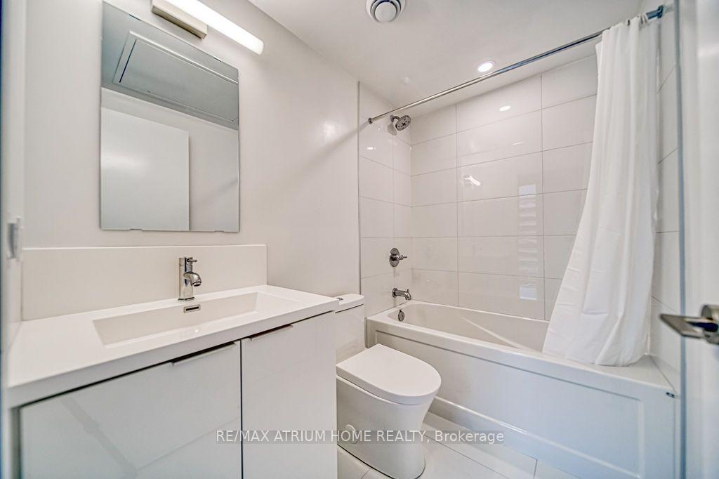 Photo 16 of Unit 2003, 238 Simcoe Street, Toronto, Kensington-Chinatown — HOMEH