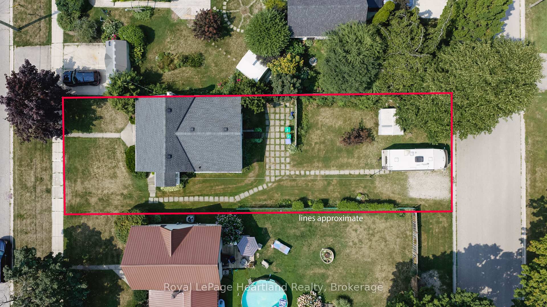 Photo 2 of 128 Britannia Road W, Goderich, Goderich (Town) — HOMEH