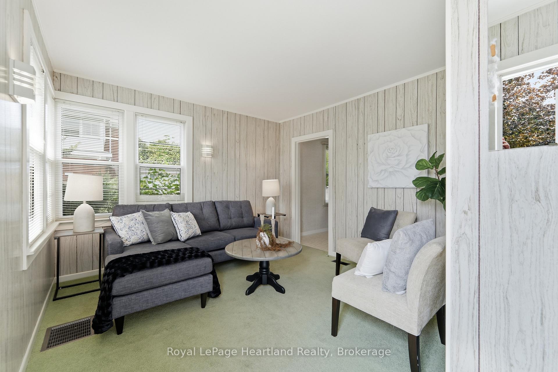 Photo 4 of 128 Britannia Road W, Goderich, Goderich (Town) — HOMEH