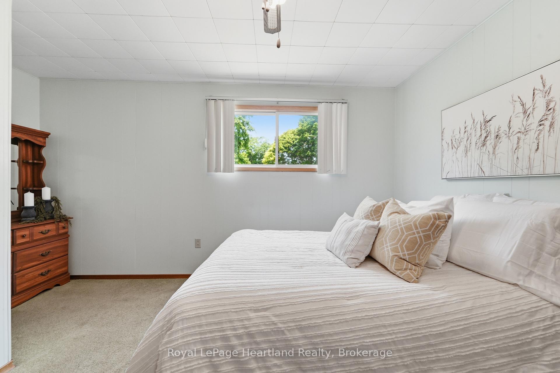 Photo 19 of 128 Britannia Road W, Goderich, Goderich (Town) — HOMEH