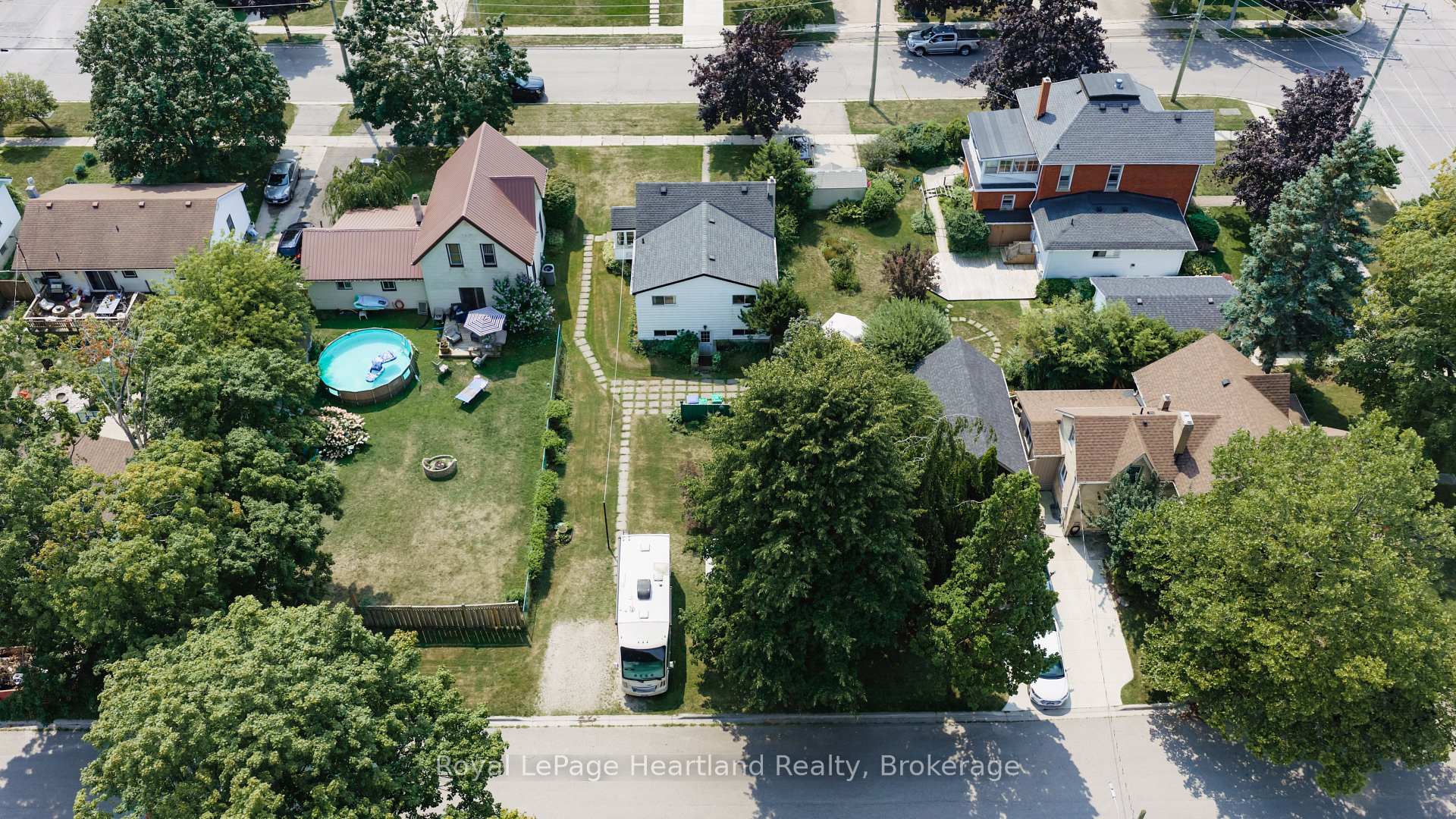 Photo 31 of 128 Britannia Road W, Goderich, Goderich (Town) — HOMEH