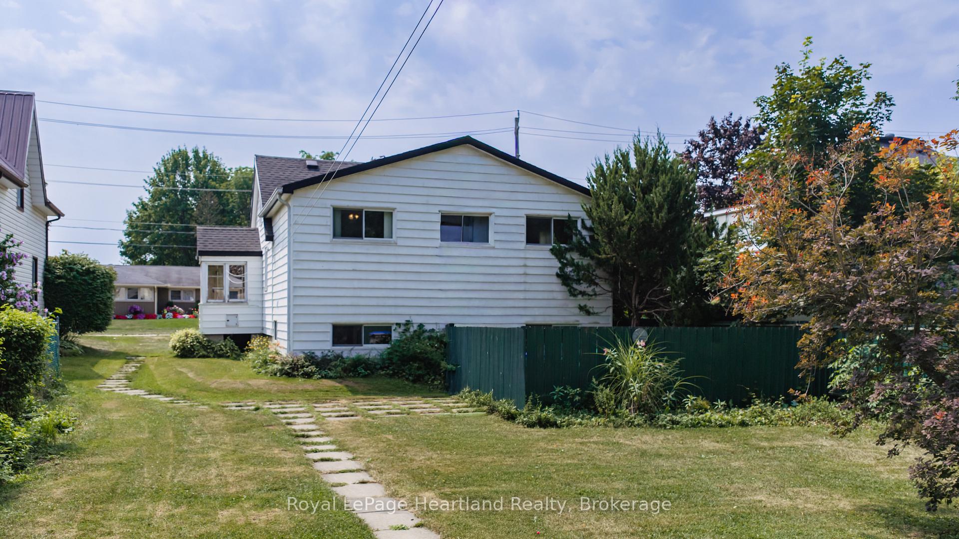 Photo 32 of 128 Britannia Road W, Goderich, Goderich (Town) — HOMEH