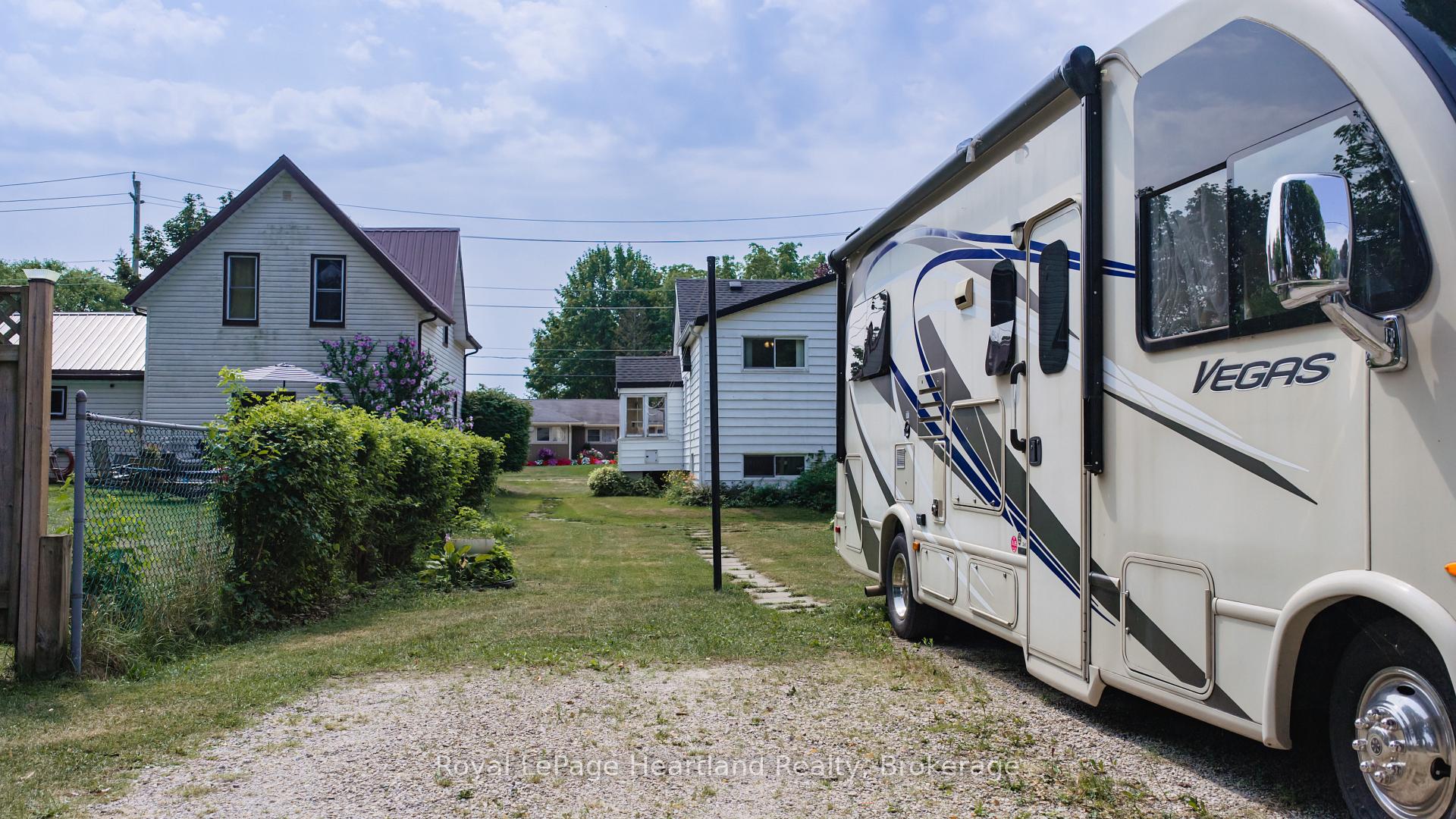 Photo 33 of 128 Britannia Road W, Goderich, Goderich (Town) — HOMEH
