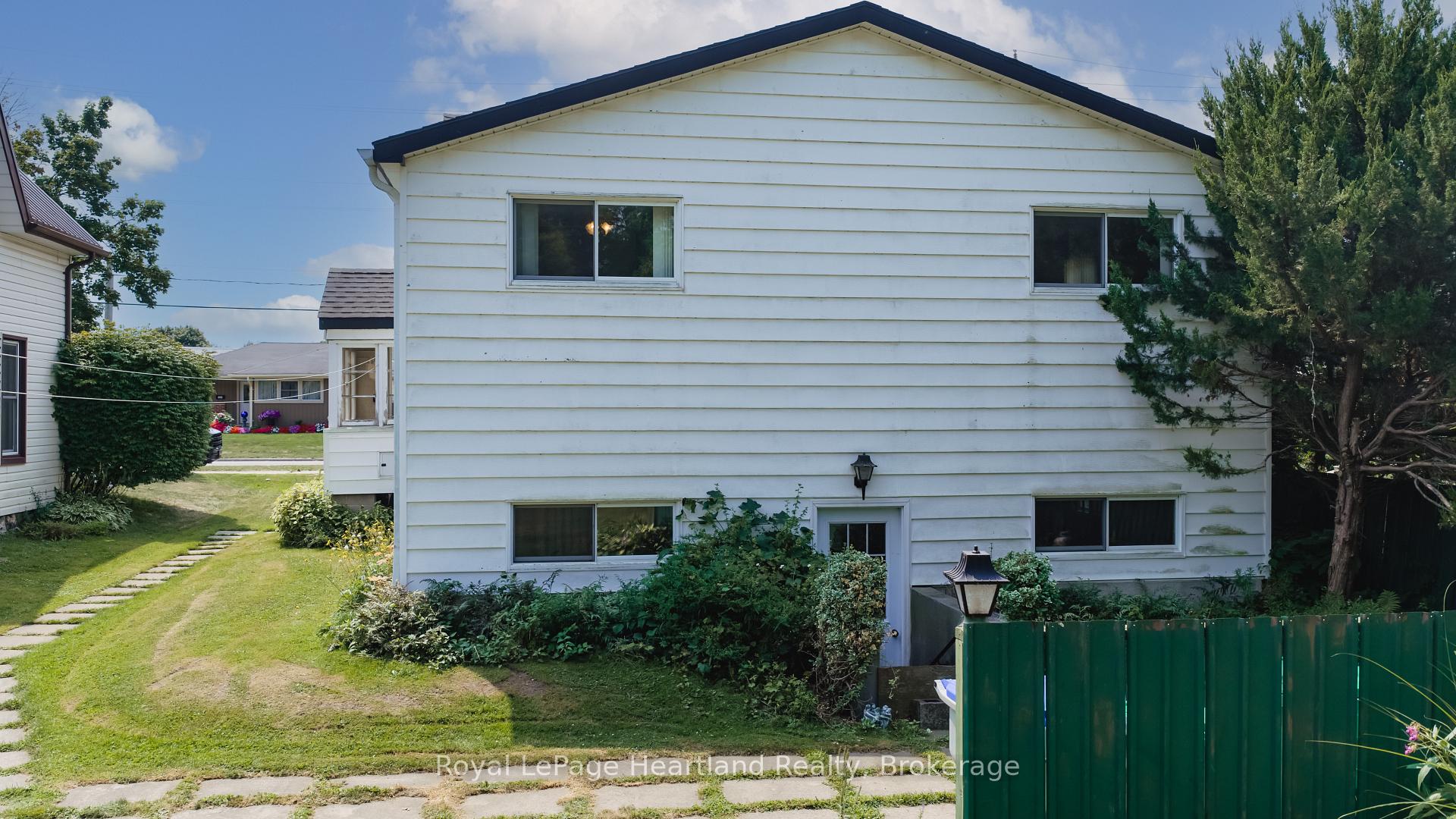 Photo 34 of 128 Britannia Road W, Goderich, Goderich (Town) — HOMEH