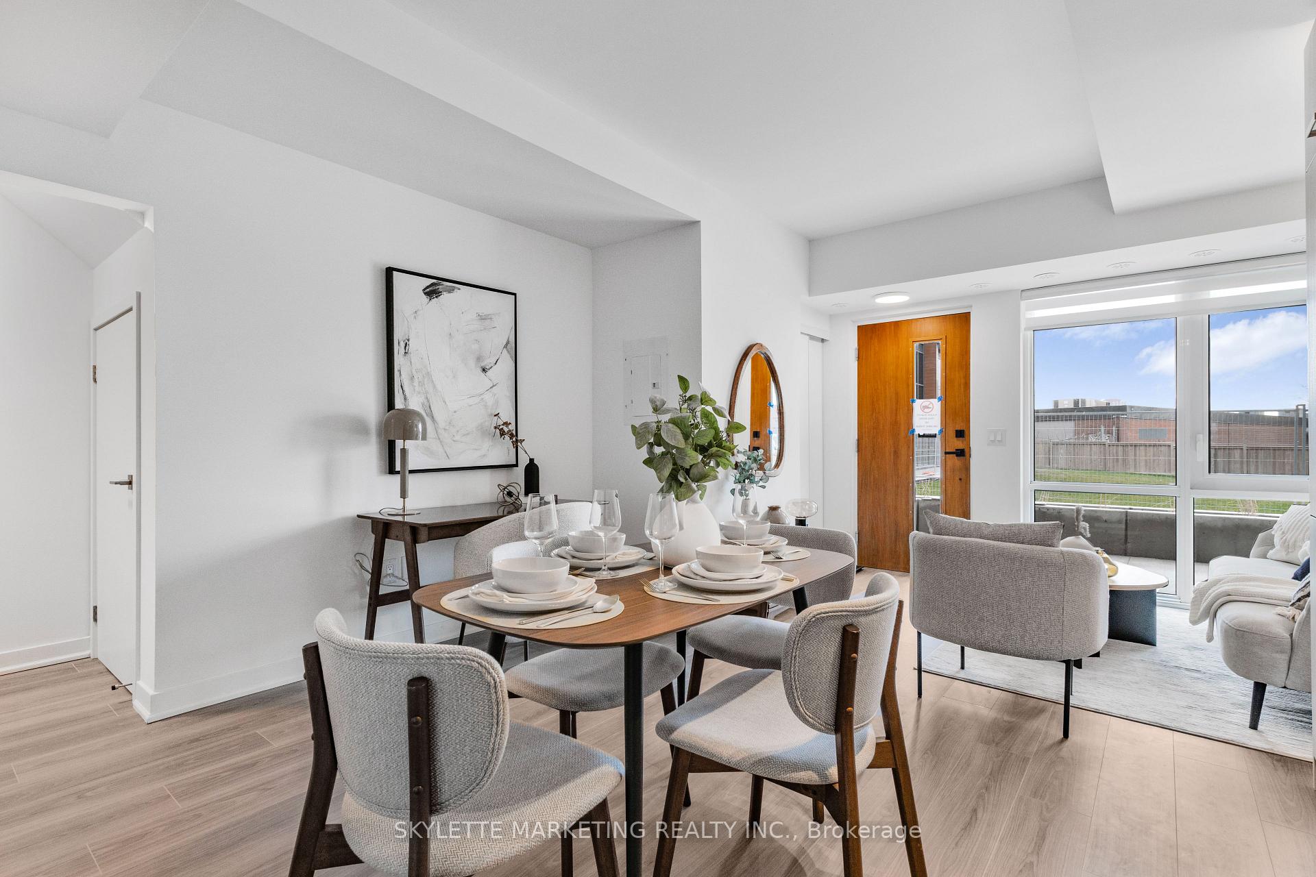 Photo 5 of Unit 13, 75 Curlew Drive, North York, Parkwoods-Donalda — HOMEH