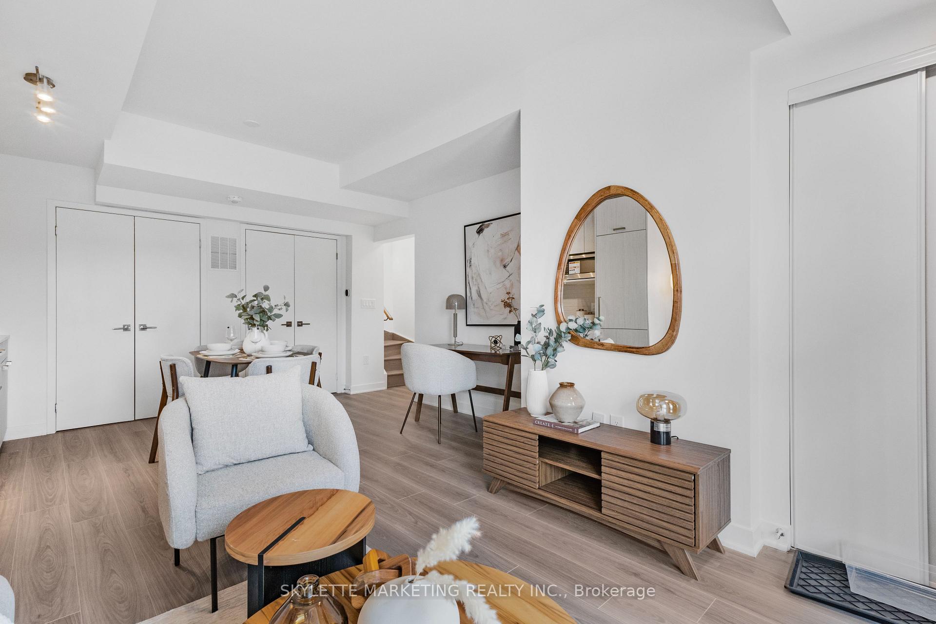 Photo 6 of Unit 13, 75 Curlew Drive, North York, Parkwoods-Donalda — HOMEH
