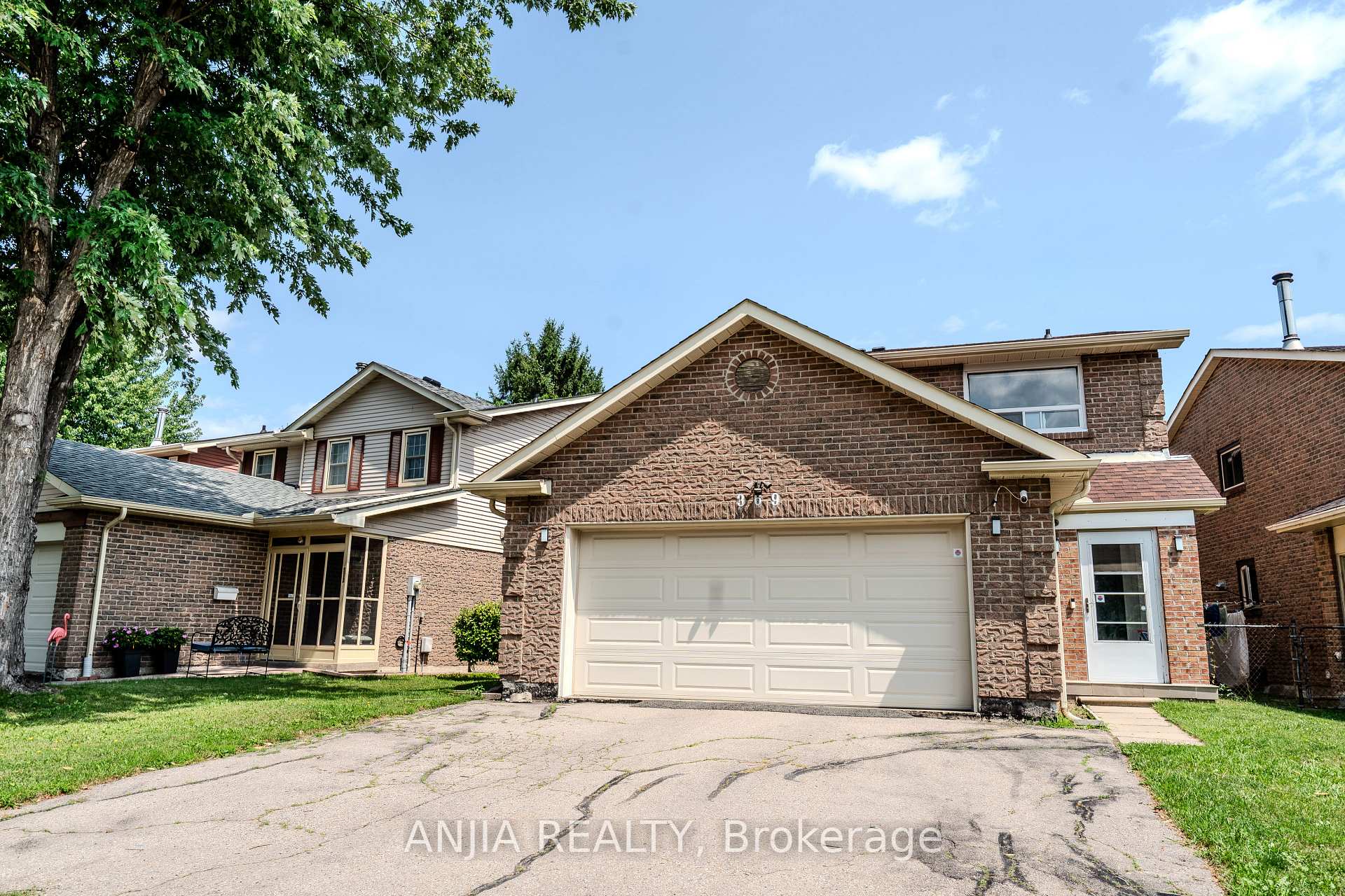 Photo 1 of 369 Mullen Drive, Vaughan, Brownridge — HOMEH