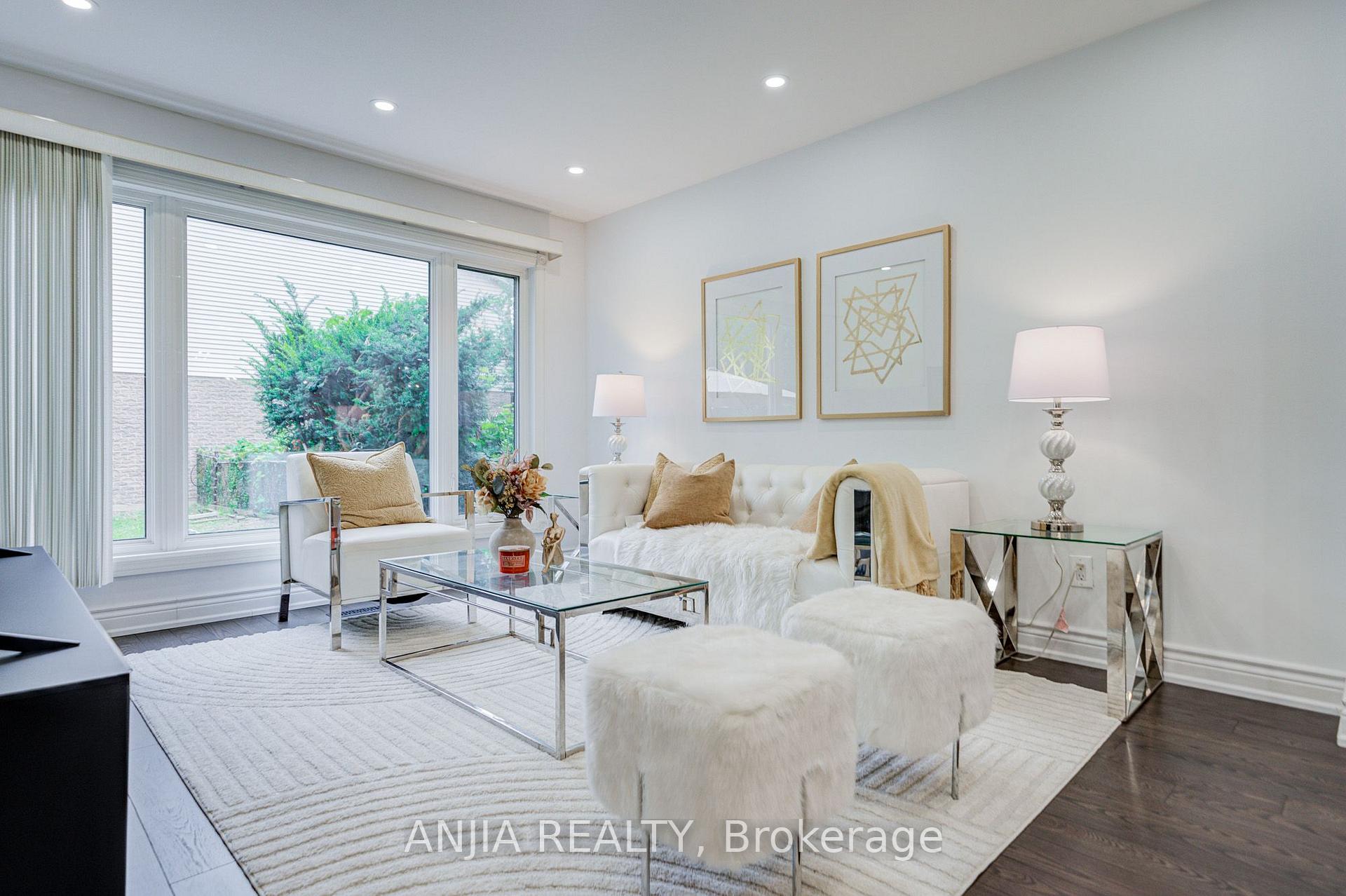 Photo 12 of 369 Mullen Drive, Vaughan, Brownridge — HOMEH