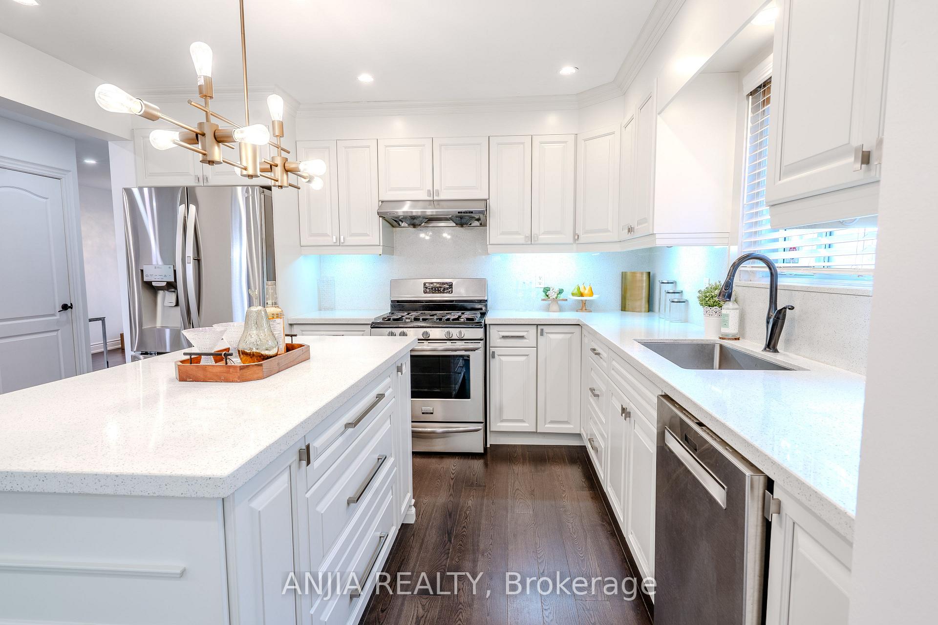Photo 23 of 369 Mullen Drive, Vaughan, Brownridge — HOMEH