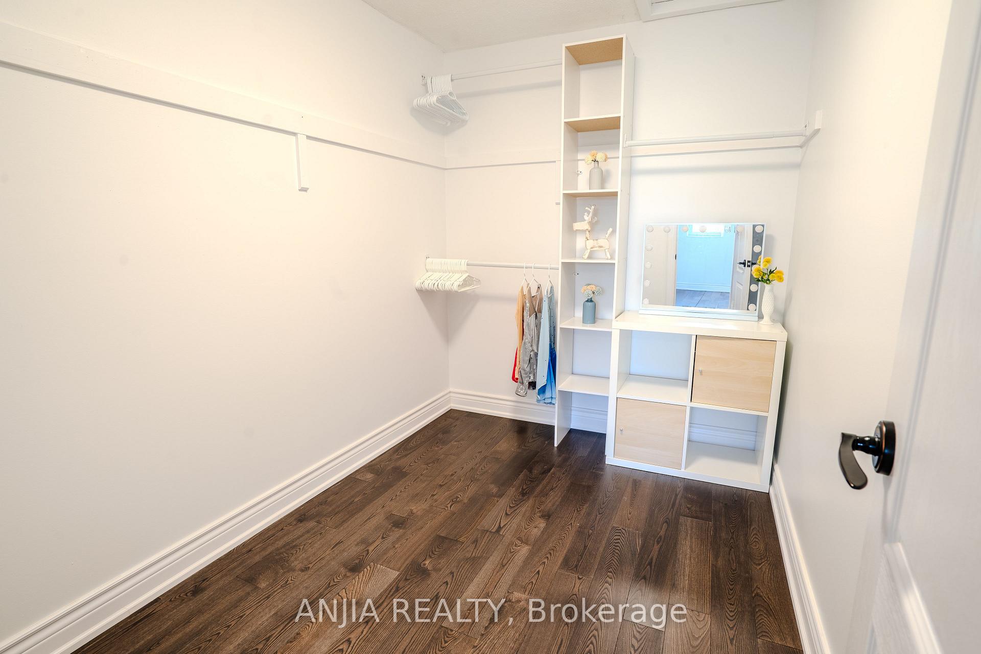Photo 58 of 369 Mullen Drive, Vaughan, Brownridge — HOMEH