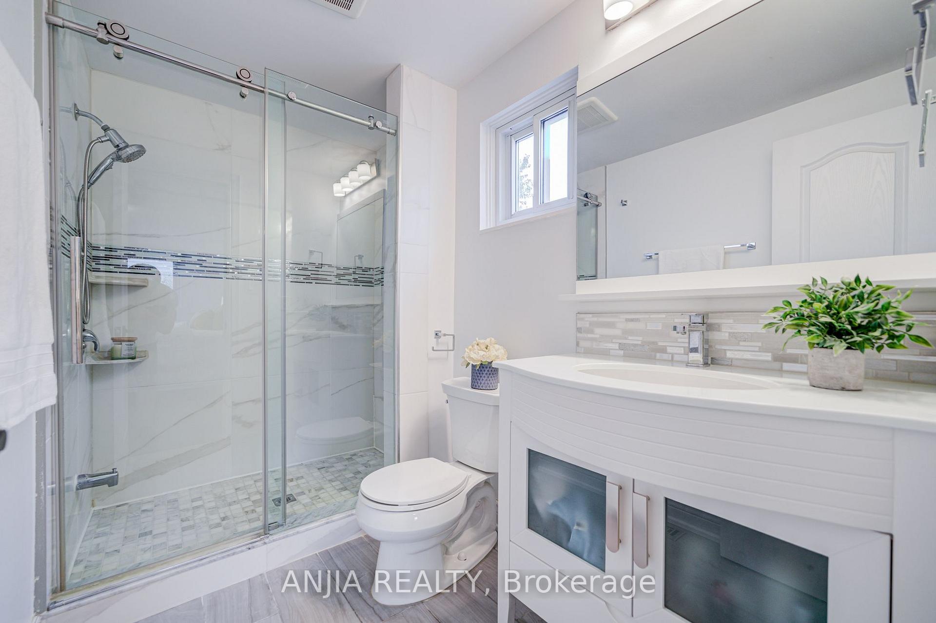 Photo 61 of 369 Mullen Drive, Vaughan, Brownridge — HOMEH