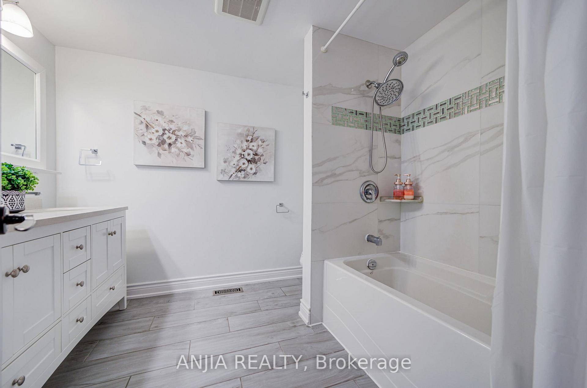 Photo 77 of 369 Mullen Drive, Vaughan, Brownridge — HOMEH
