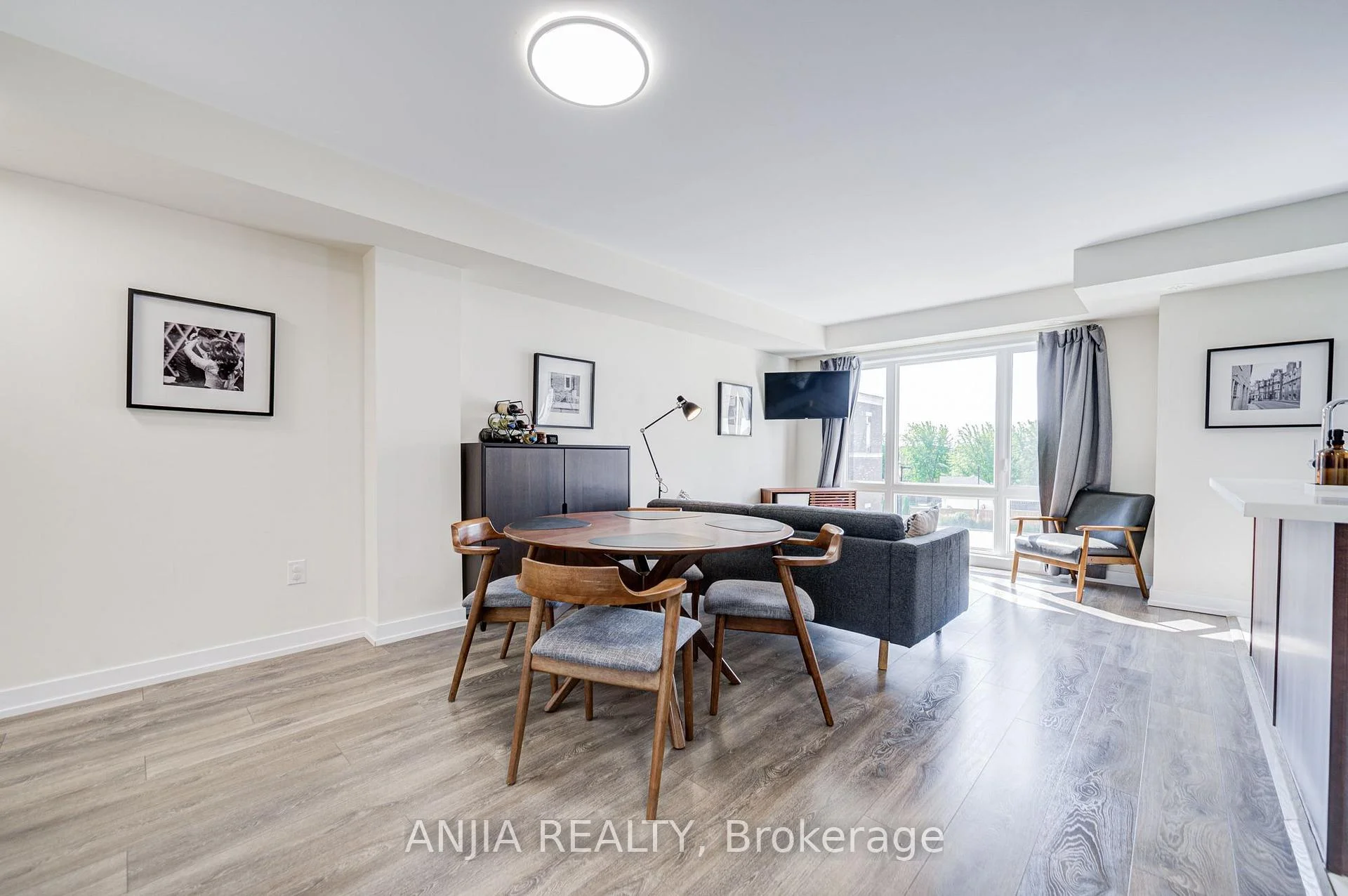 Photo 15 of 369 Mullen Drive, Vaughan, Brownridge — HOMEH