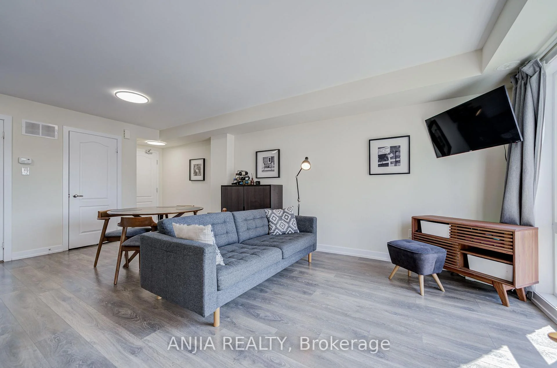 Photo 18 of 369 Mullen Drive, Vaughan, Brownridge — HOMEH