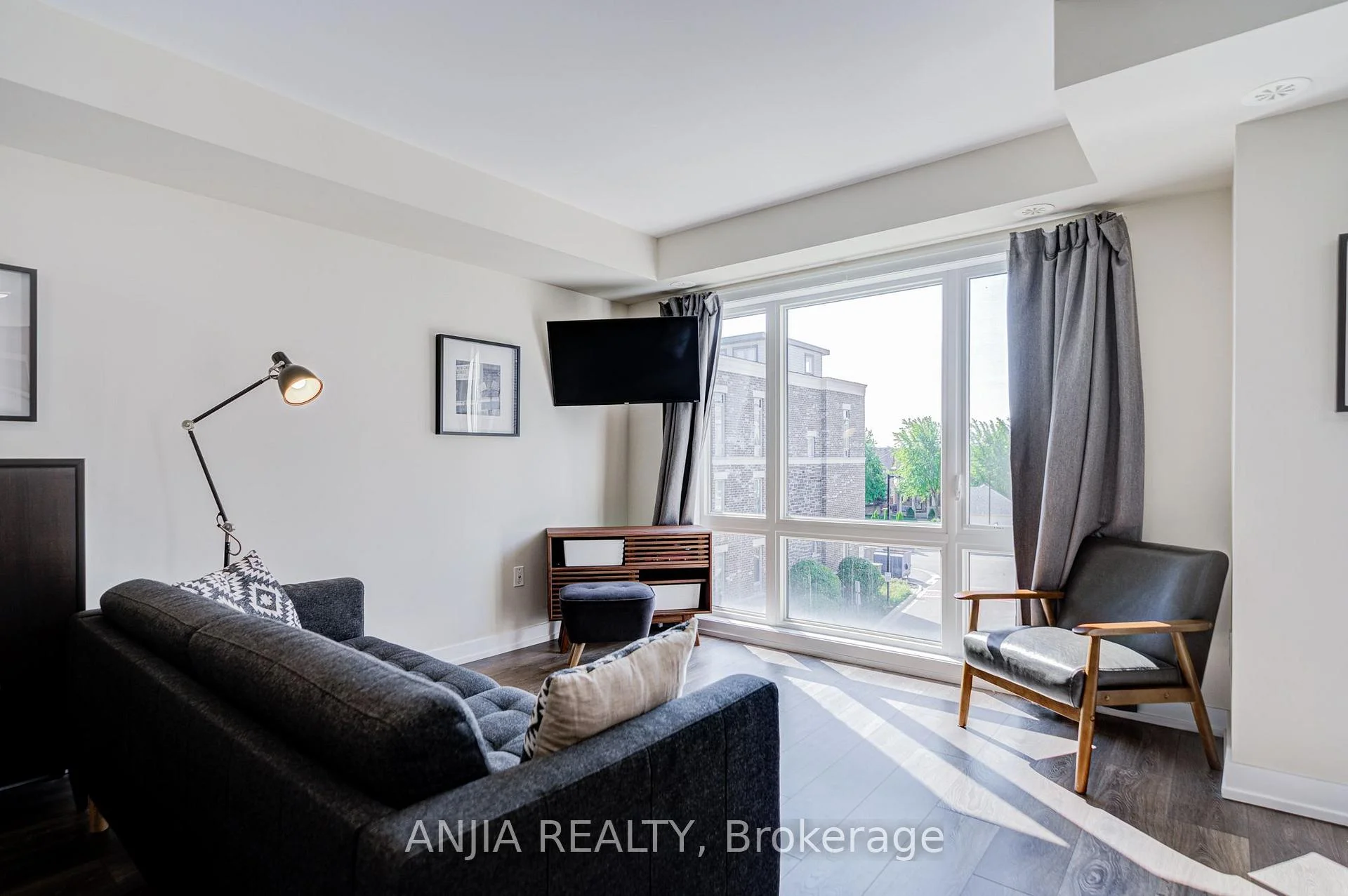 Photo 20 of 369 Mullen Drive, Vaughan, Brownridge — HOMEH