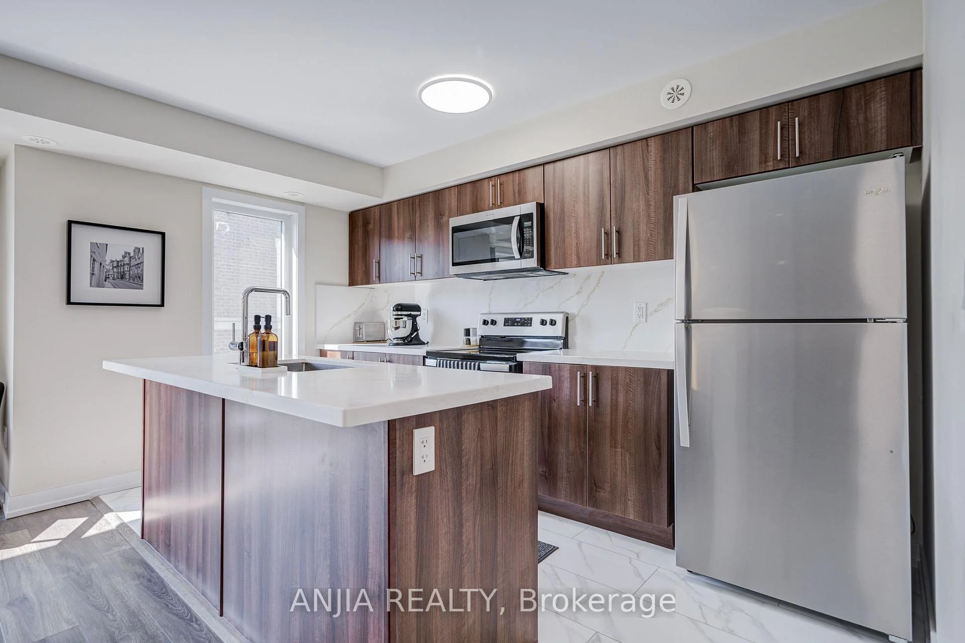 Photo 24 of 369 Mullen Drive, Vaughan, Brownridge — HOMEH