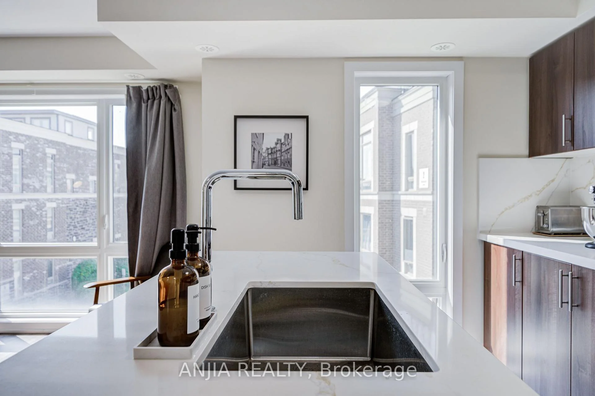 Photo 29 of 369 Mullen Drive, Vaughan, Brownridge — HOMEH