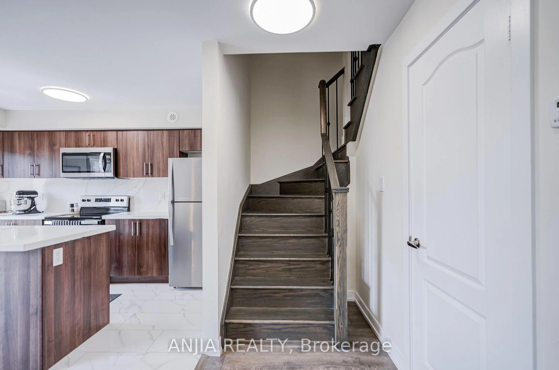 Photo 35 of 369 Mullen Drive, Vaughan, Brownridge — HOMEH