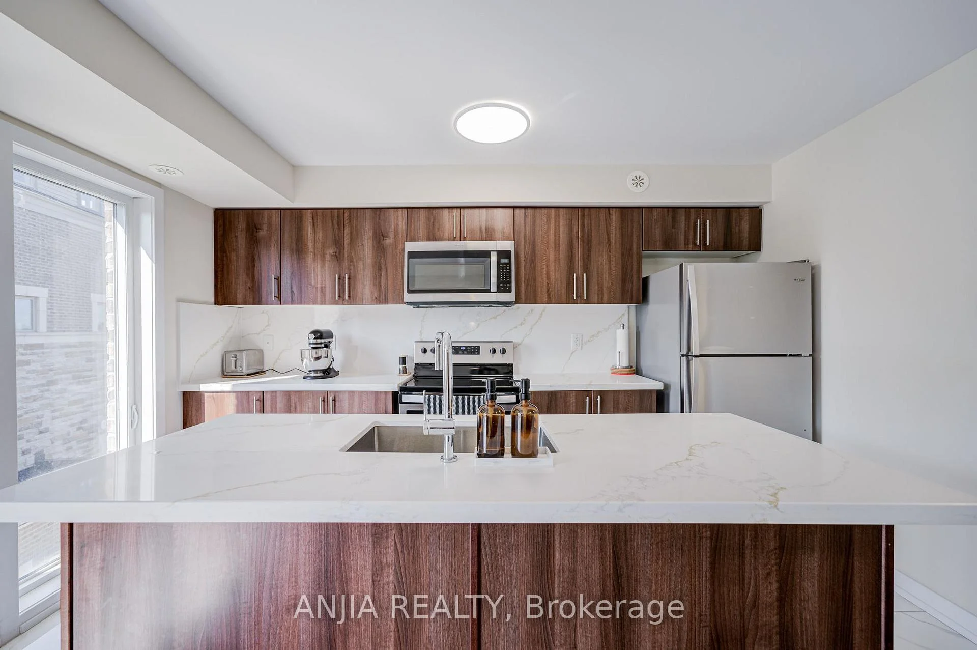 Photo 37 of 369 Mullen Drive, Vaughan, Brownridge — HOMEH