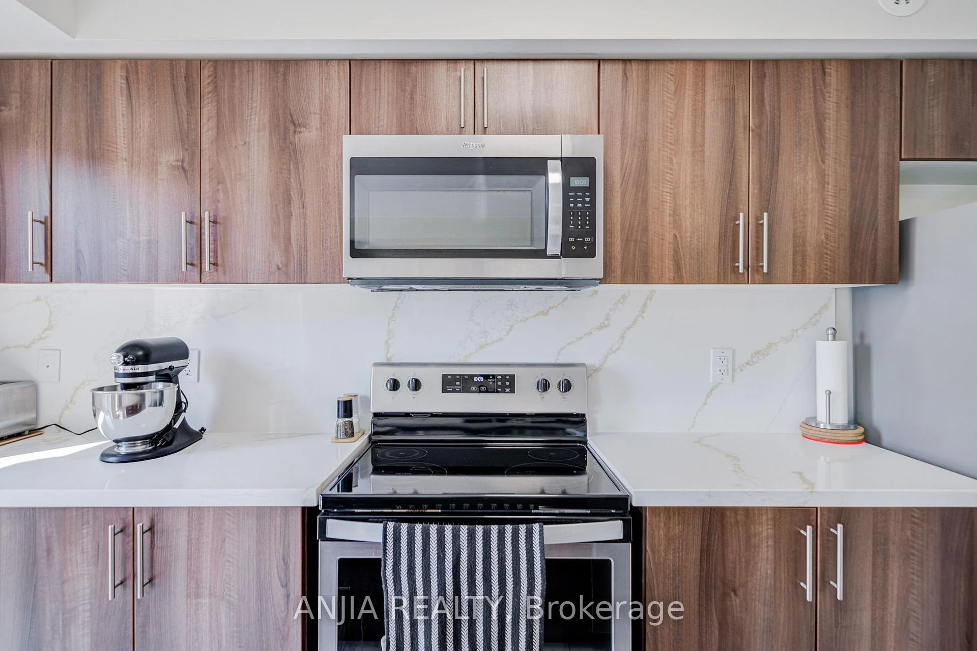 Photo 45 of 369 Mullen Drive, Vaughan, Brownridge — HOMEH