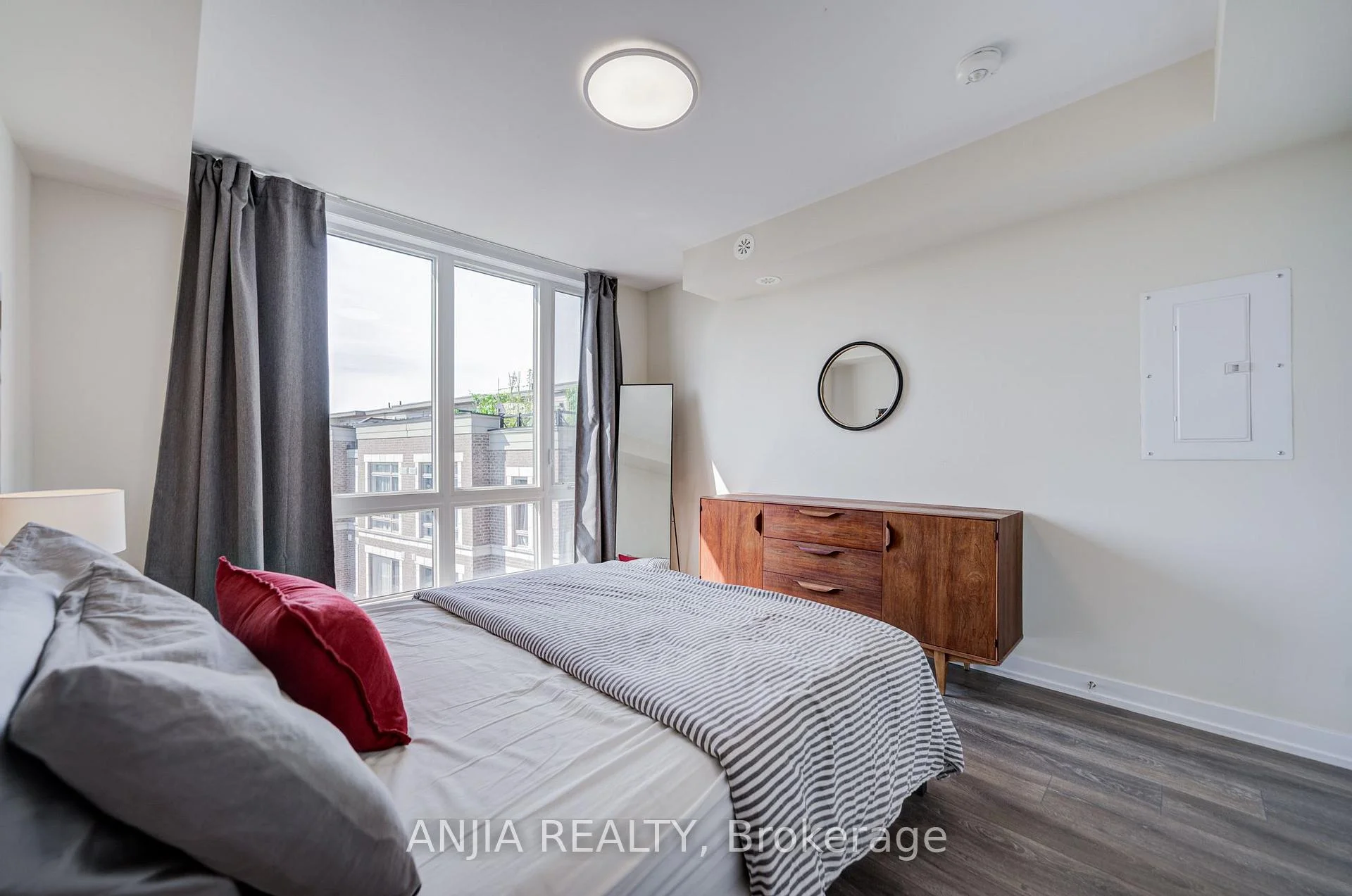 Photo 57 of 369 Mullen Drive, Vaughan, Brownridge — HOMEH