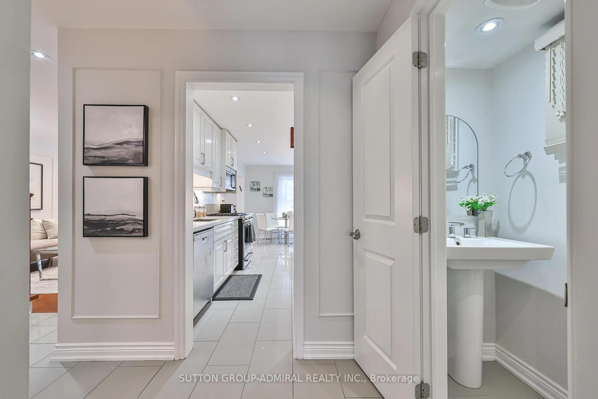 Photo 5 of 65 Patrice Crescent, Vaughan, Crestwood-Springfarm-Yorkhill — HOMEH
