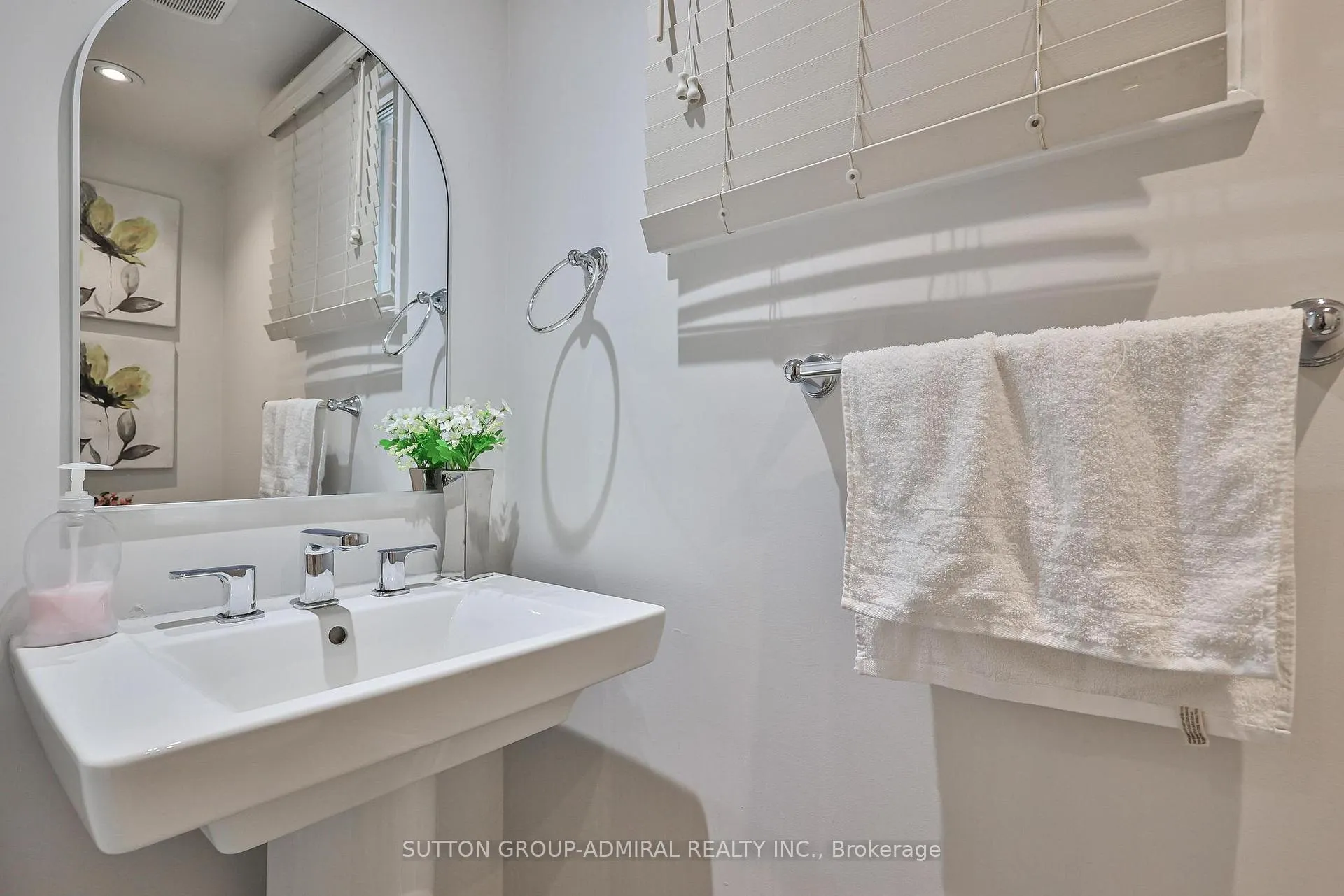 Photo 6 of 65 Patrice Crescent, Vaughan, Crestwood-Springfarm-Yorkhill — HOMEH
