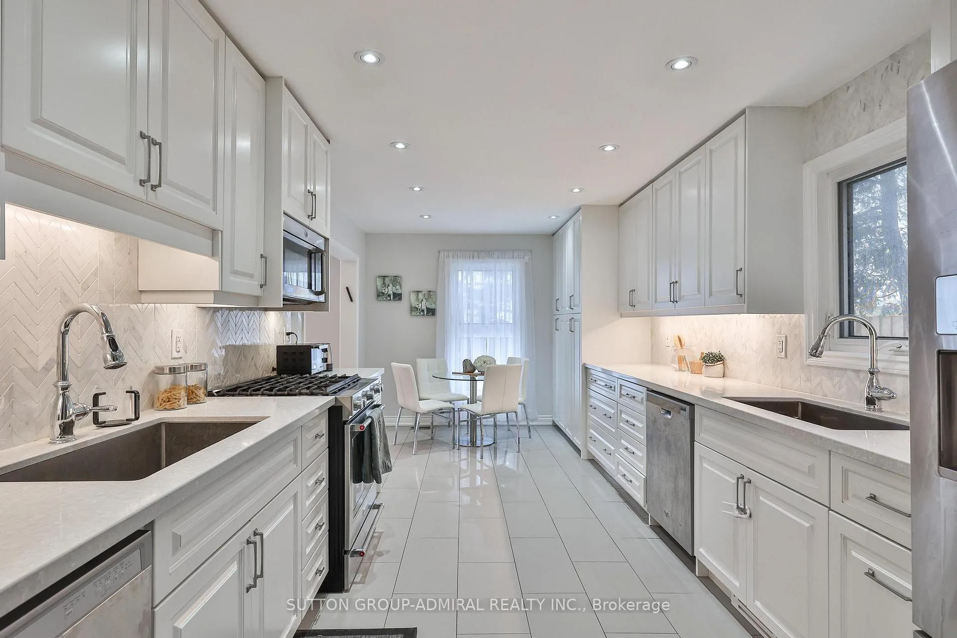 Photo 7 of 65 Patrice Crescent, Vaughan, Crestwood-Springfarm-Yorkhill — HOMEH