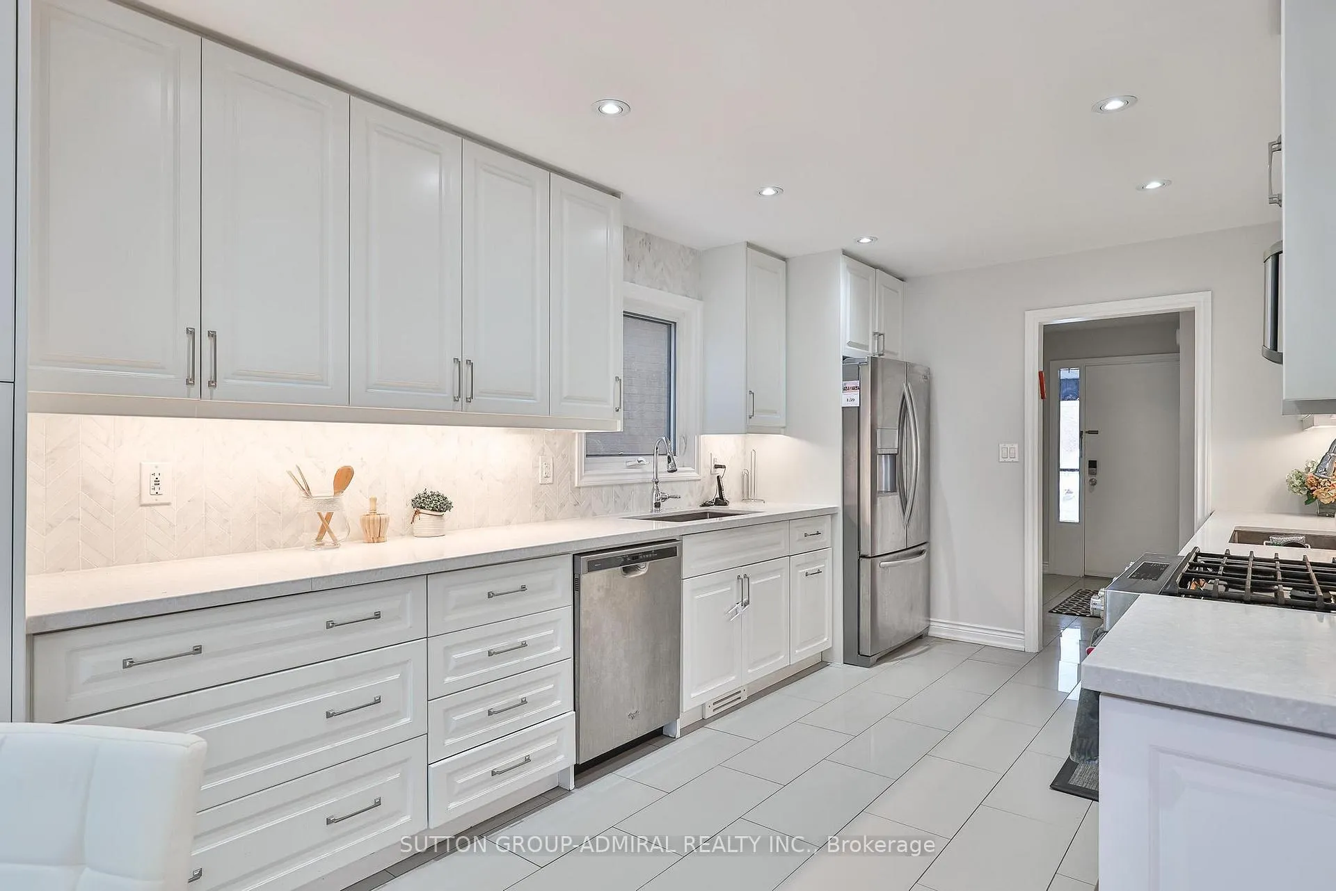 Photo 8 of 65 Patrice Crescent, Vaughan, Crestwood-Springfarm-Yorkhill — HOMEH
