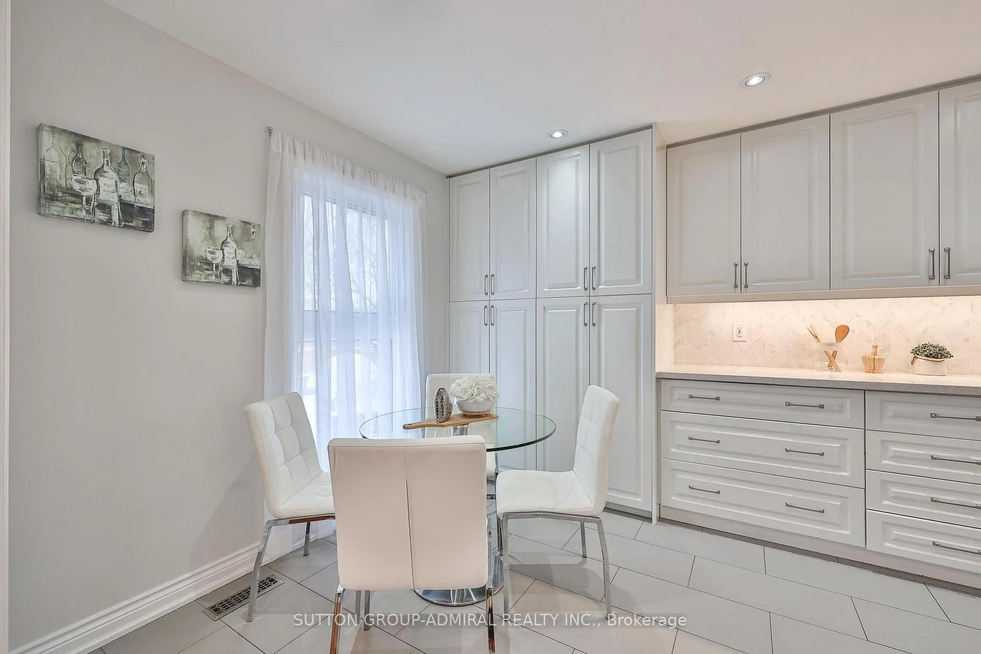 Photo 10 of 65 Patrice Crescent, Vaughan, Crestwood-Springfarm-Yorkhill — HOMEH