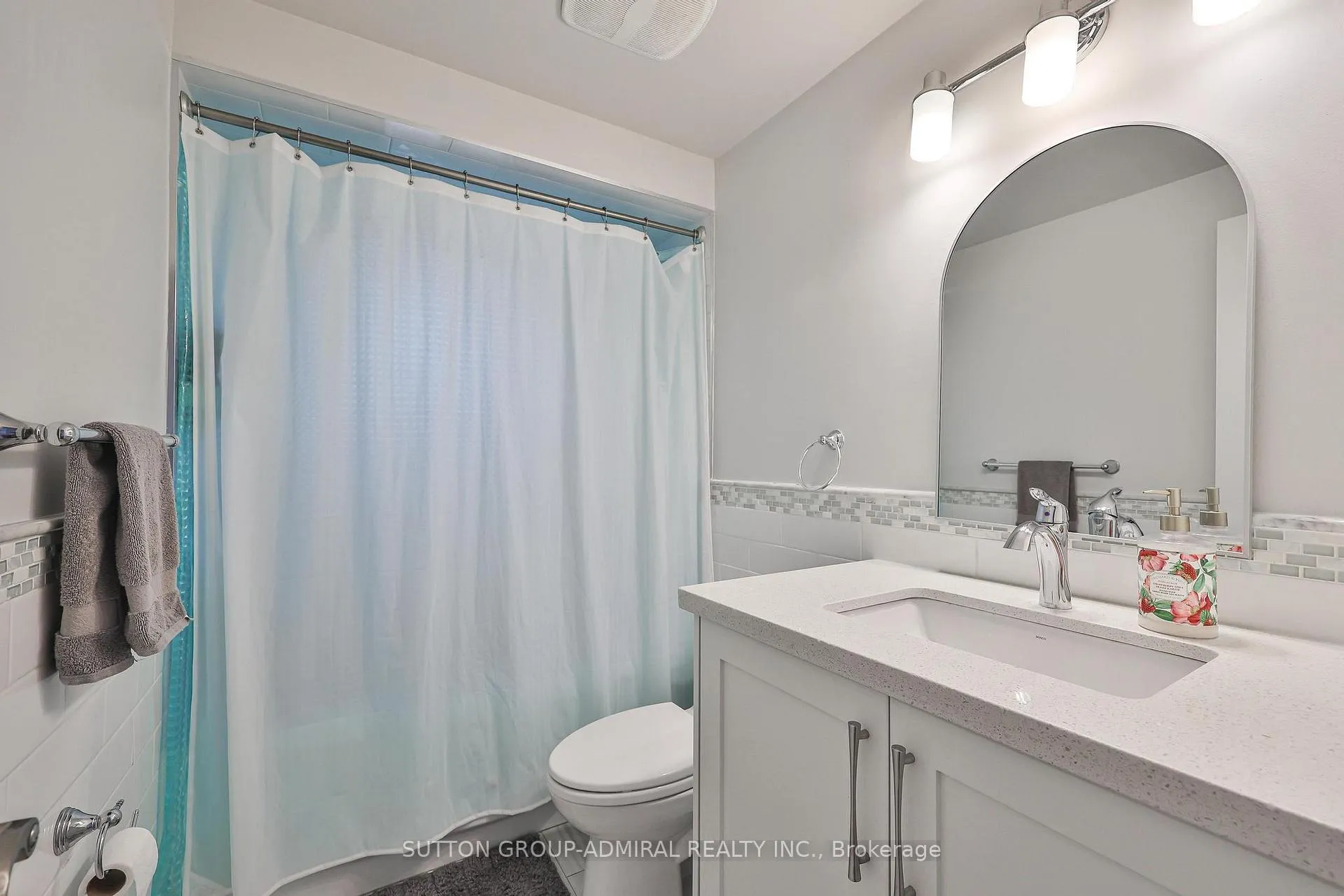 Photo 25 of 65 Patrice Crescent, Vaughan, Crestwood-Springfarm-Yorkhill — HOMEH